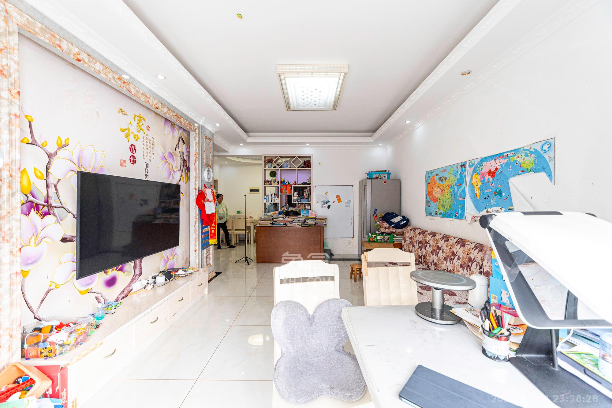 楚天世纪城西苑 3室2厅1卫 68.8万 楚天世纪城西苑 3室2厅1卫 68.8万客厅