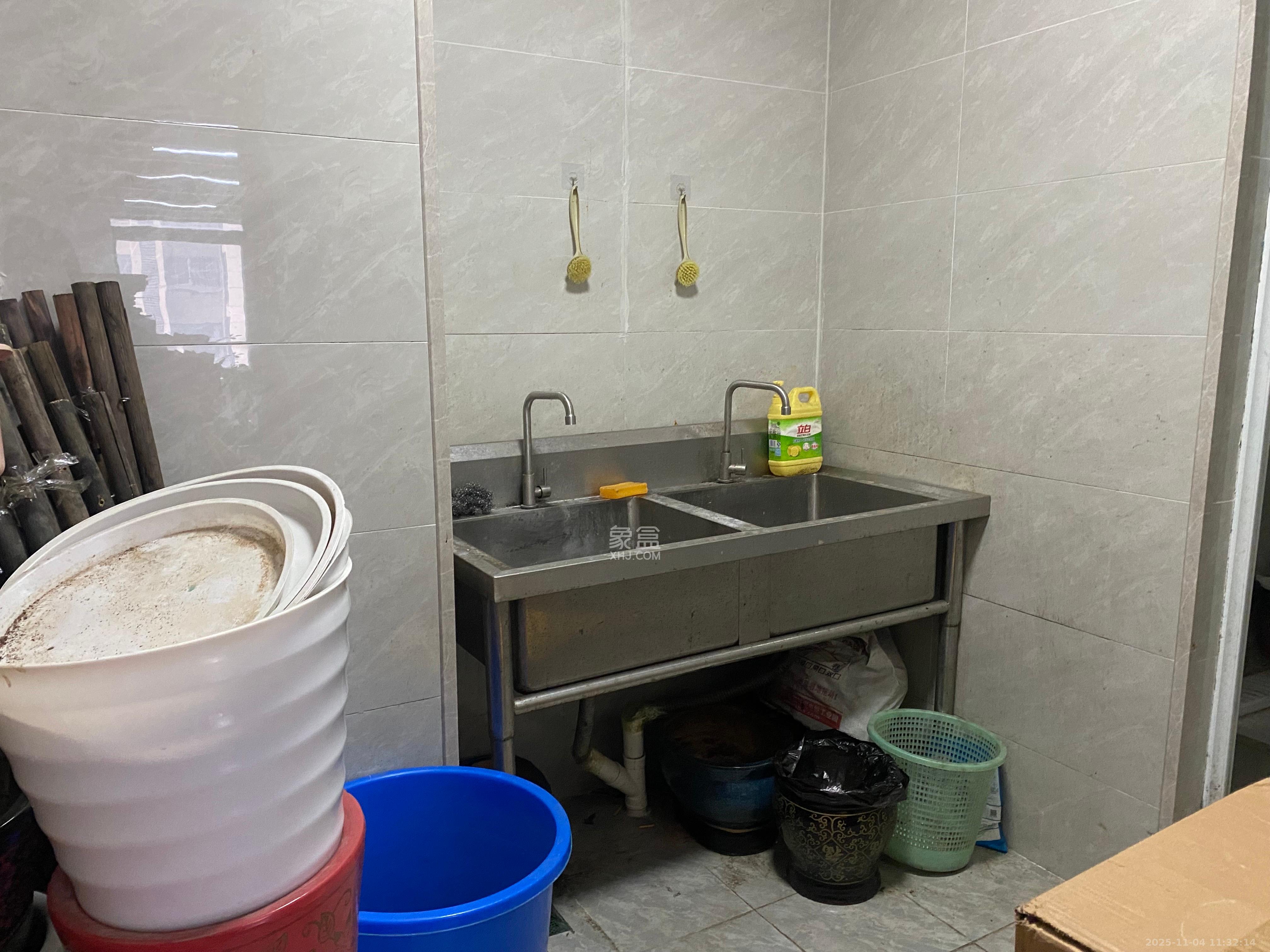 华润置地广场二期 2室2厅1卫 3500.0元/月 华润置地广场二期 2室2厅1卫 3500.0元/月室内图