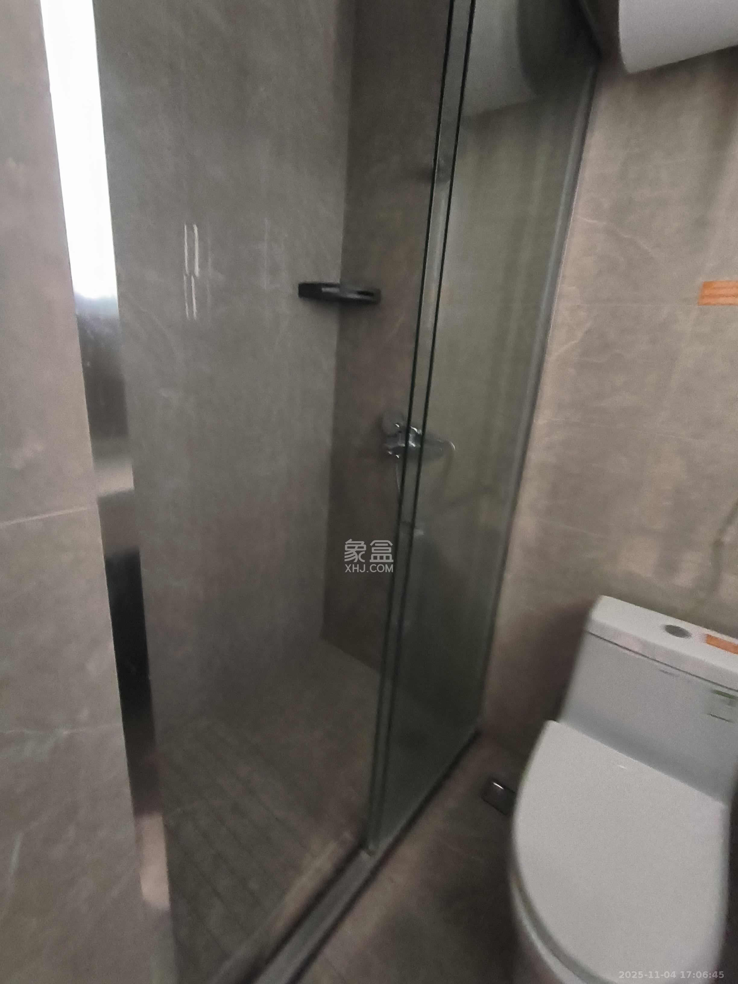 华润置地中心  1室1厅1卫    2100.0元/月室内图