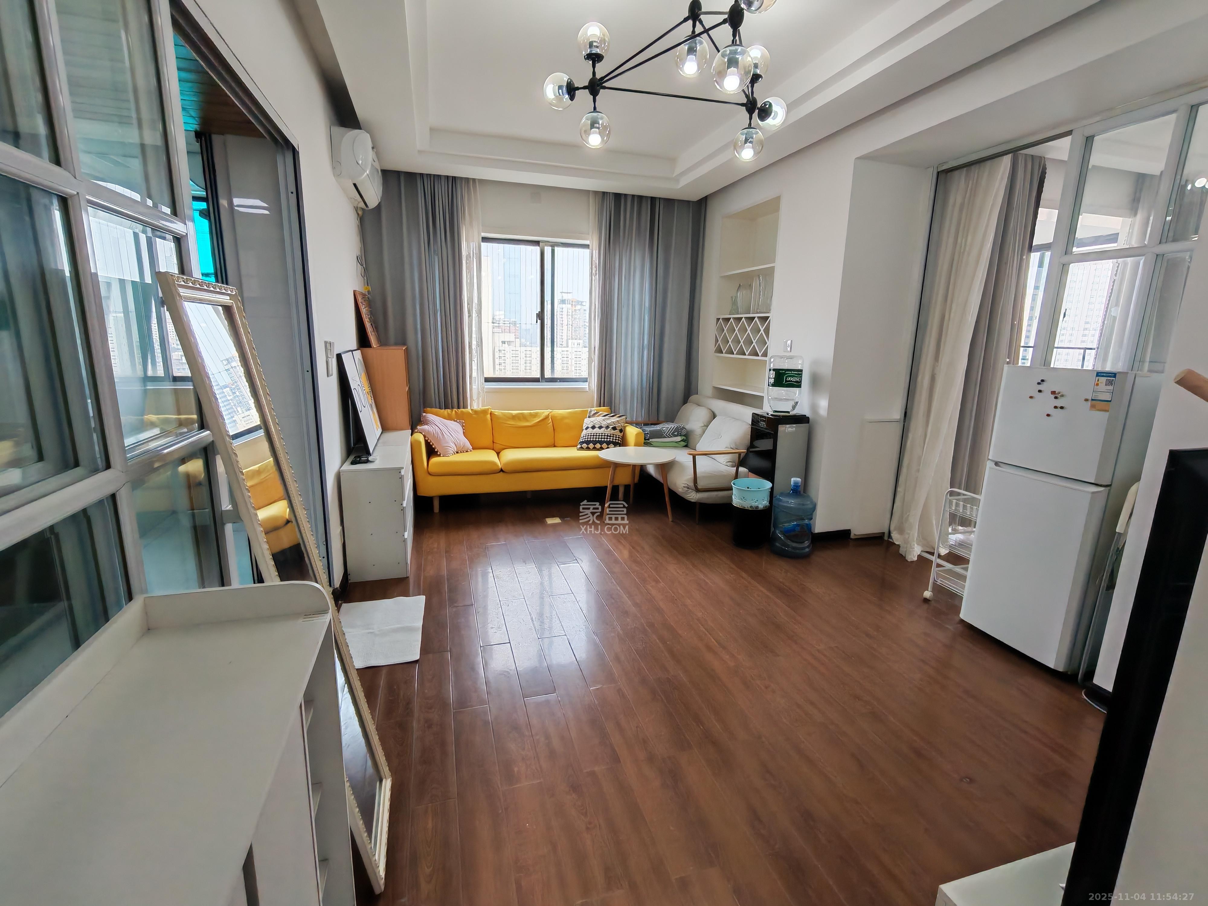 城市森林  1室1厅1卫    2000.0元/月