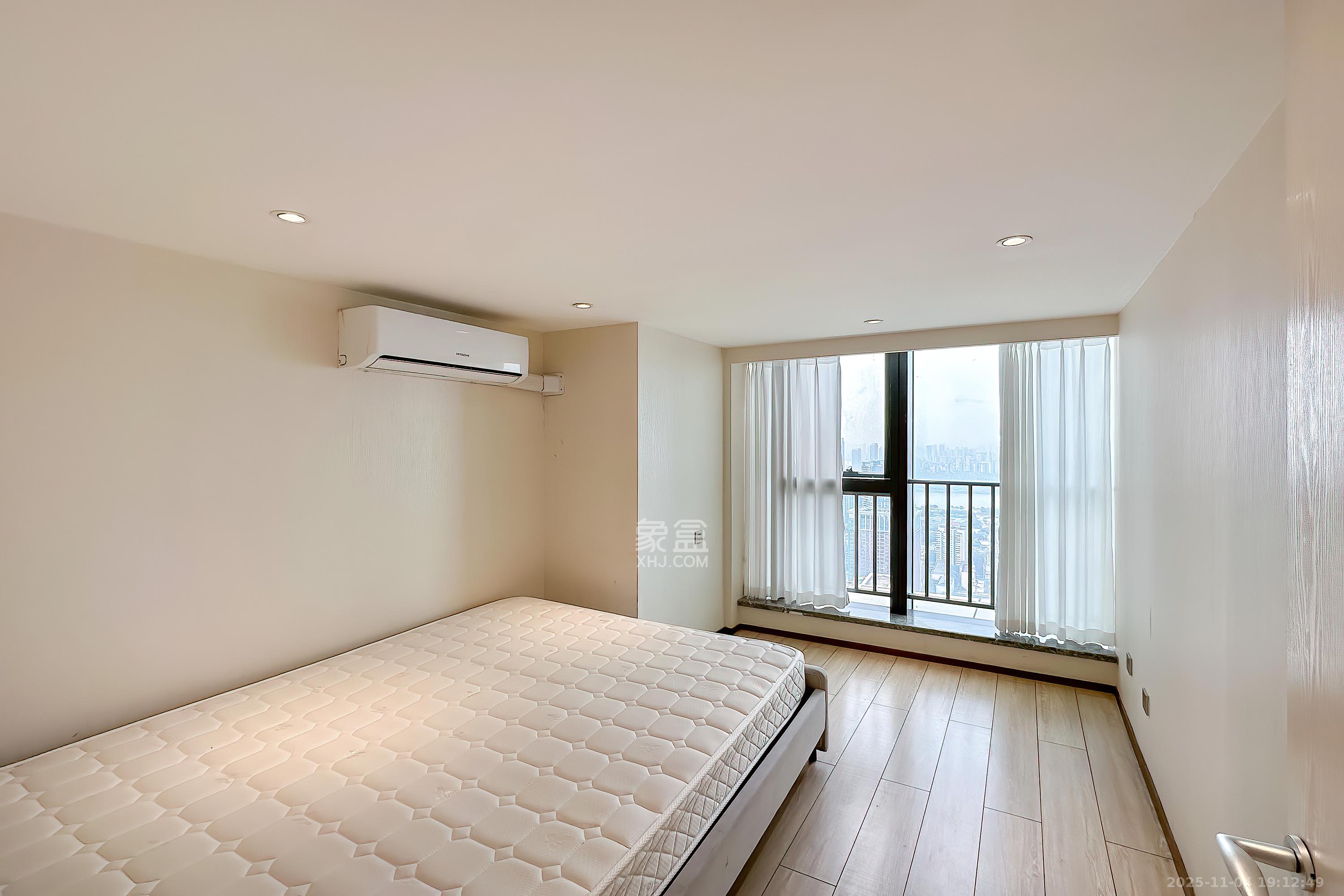 华远华时代 3室2厅2卫 98.0万 华远华时代 3室2厅2卫 98.0万卧室