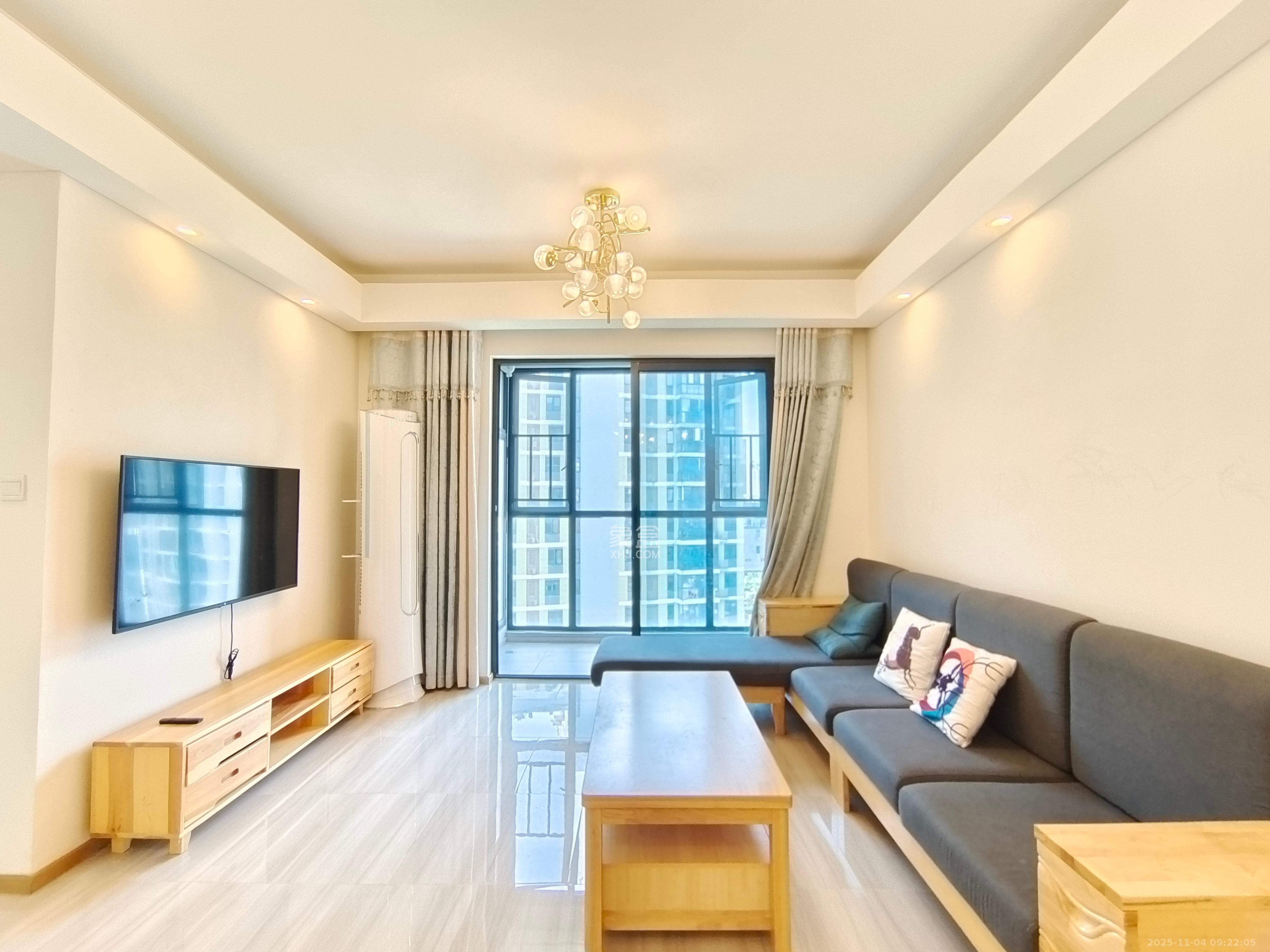 阳光100一期、四五期  3室2厅1卫    2800.0元/月室内图