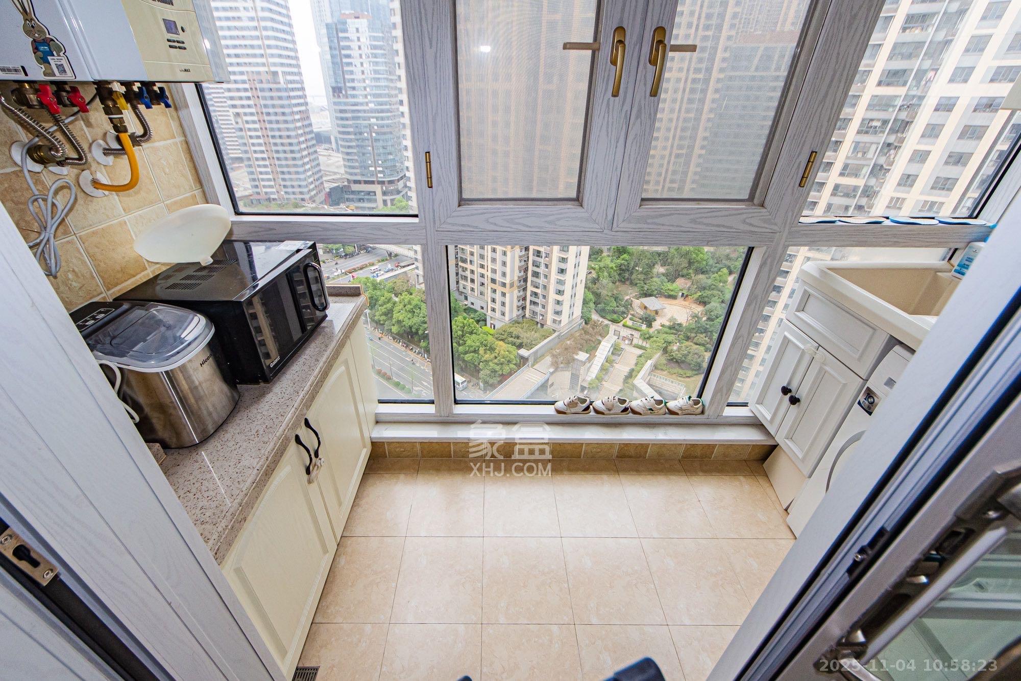 北辰三角洲E4区 4室2厅2卫 4900.0元/月 北辰三角洲E4区 4室2厅2卫 4900.0元/月室内图