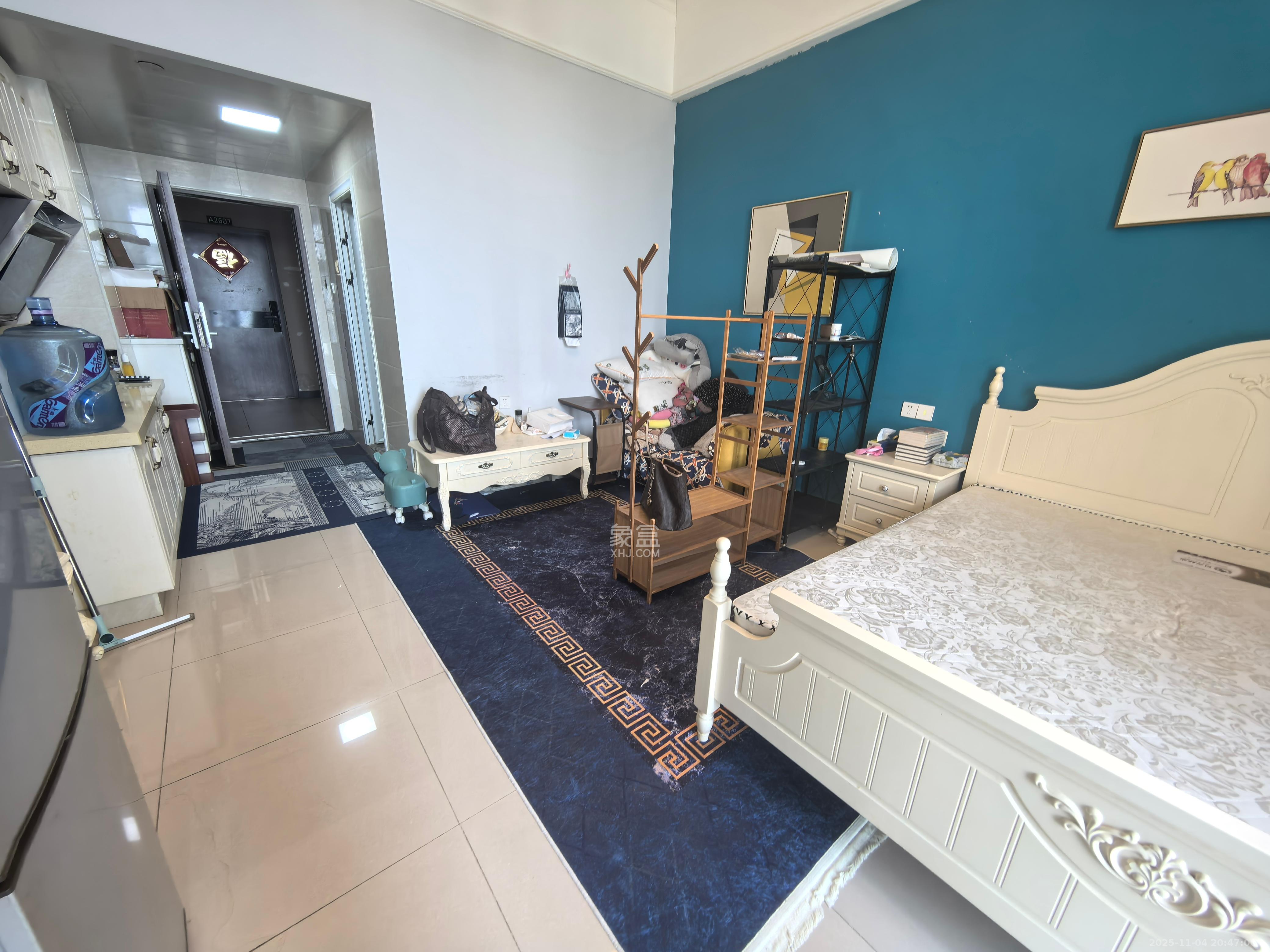 新世界广场  1室1厅1卫    1400.0元/月