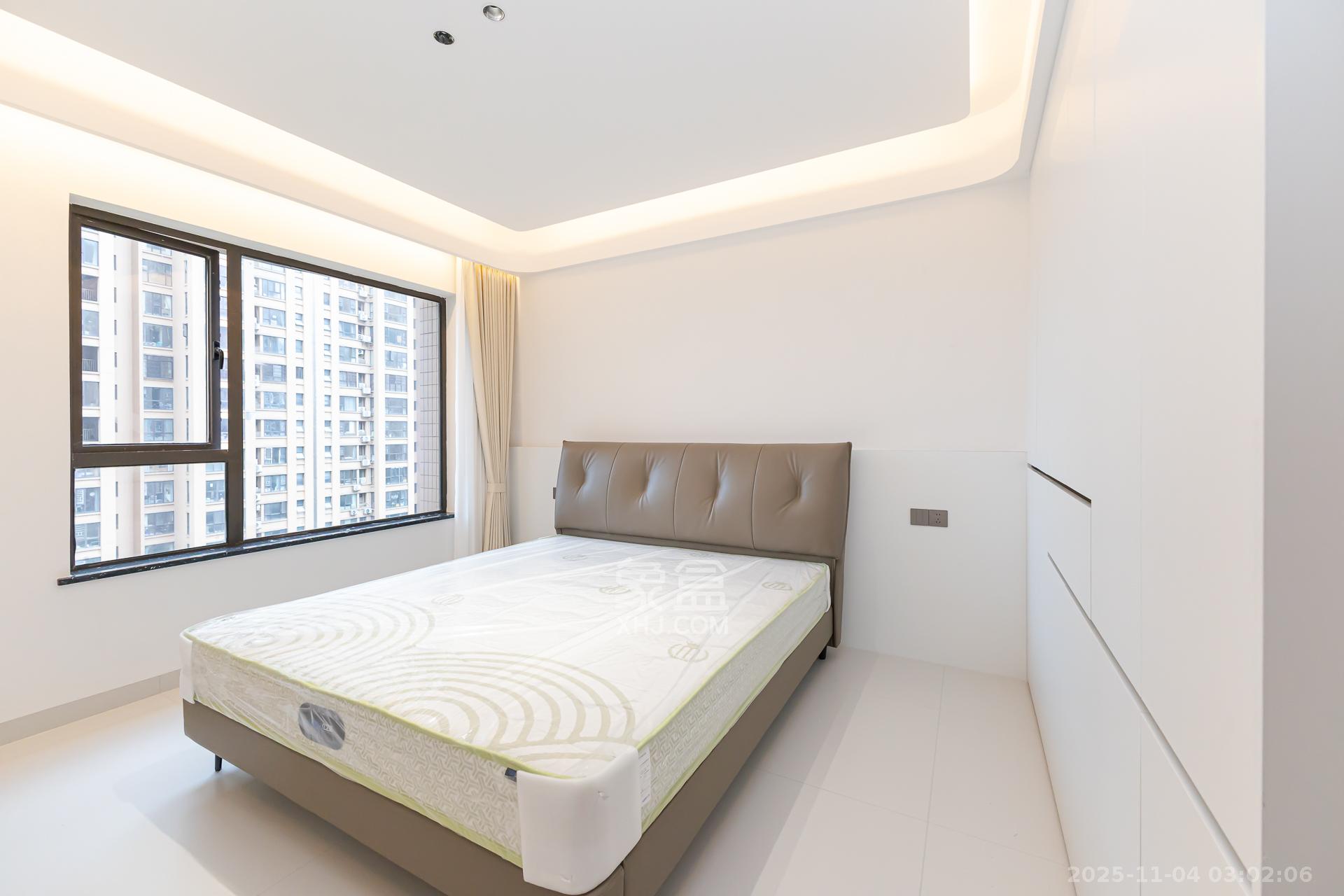 润和又一城  4室2厅2卫    135.8万卧室