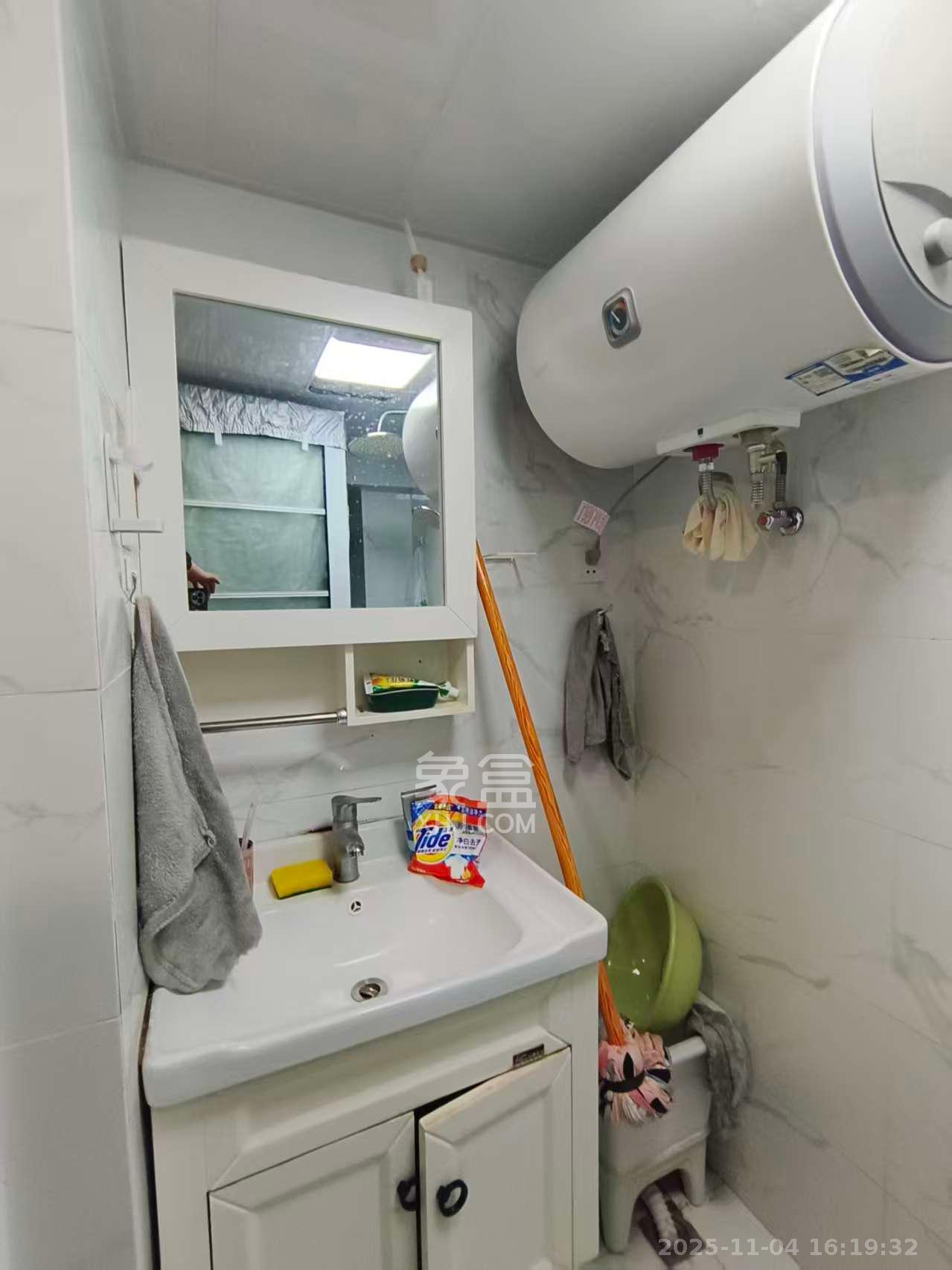 弘坤云寓 1室1厅1卫 1700.0元/月 弘坤云寓 1室1厅1卫 1700.0元/月室内图