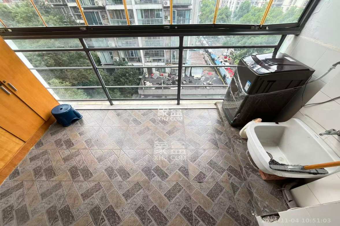 银港水晶城 2室2厅1卫 1900.0元/月 银港水晶城 2室2厅1卫 1900.0元/月室内图