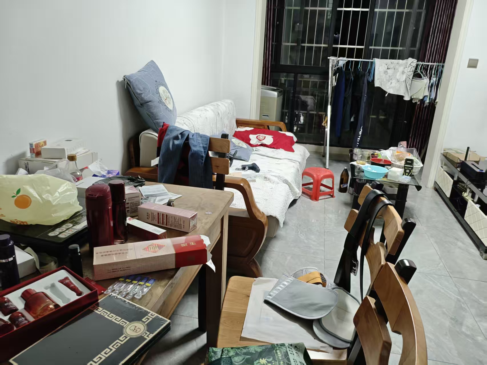 凤翔花园（B区）  2室2厅1卫    1800.0元/月室内图1