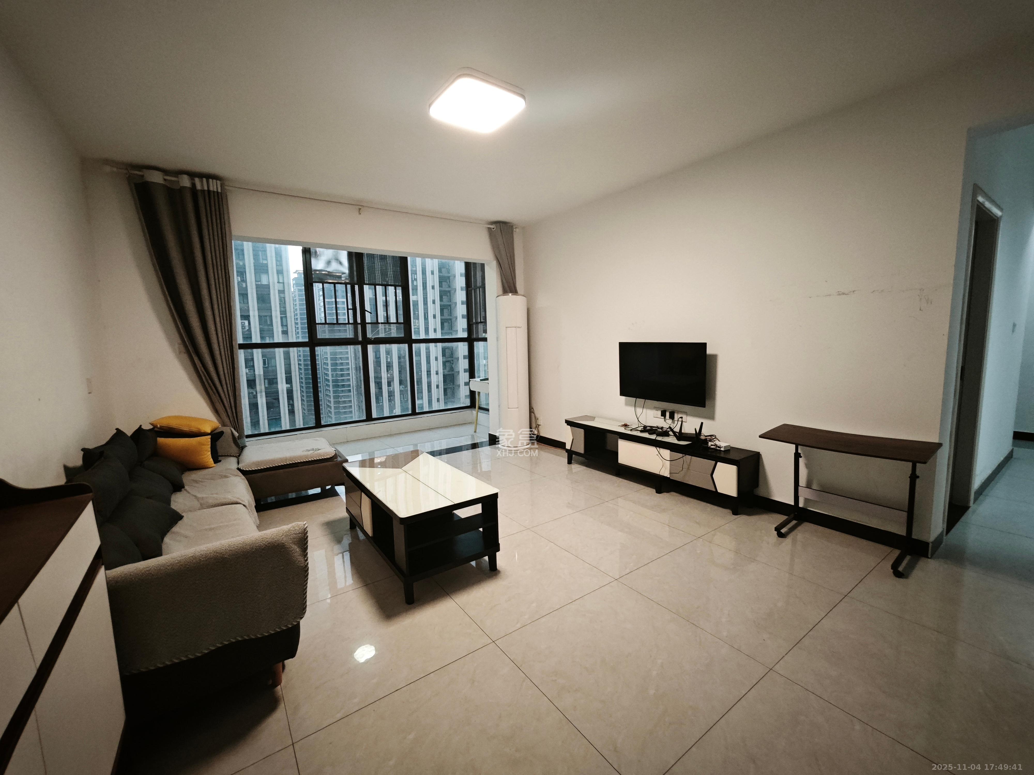 绿地之窗  4室2厅2卫    2800.0元/月