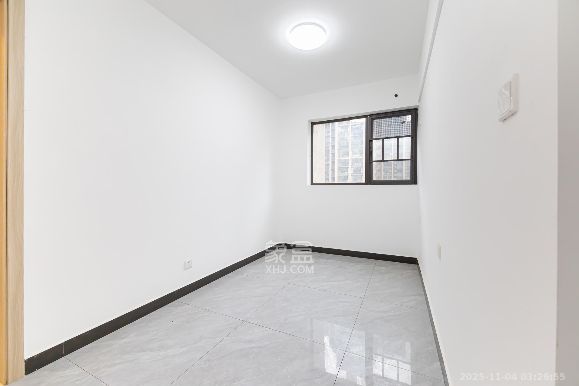 时代倾城三期 4室2厅2卫 90.0万 时代倾城三期 4室2厅2卫 90.0万卧室