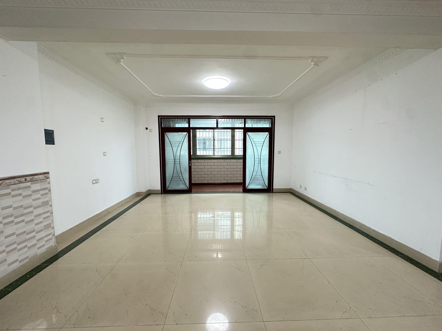 鑫华龙花园  1室0厅0卫    215.0万室内图1