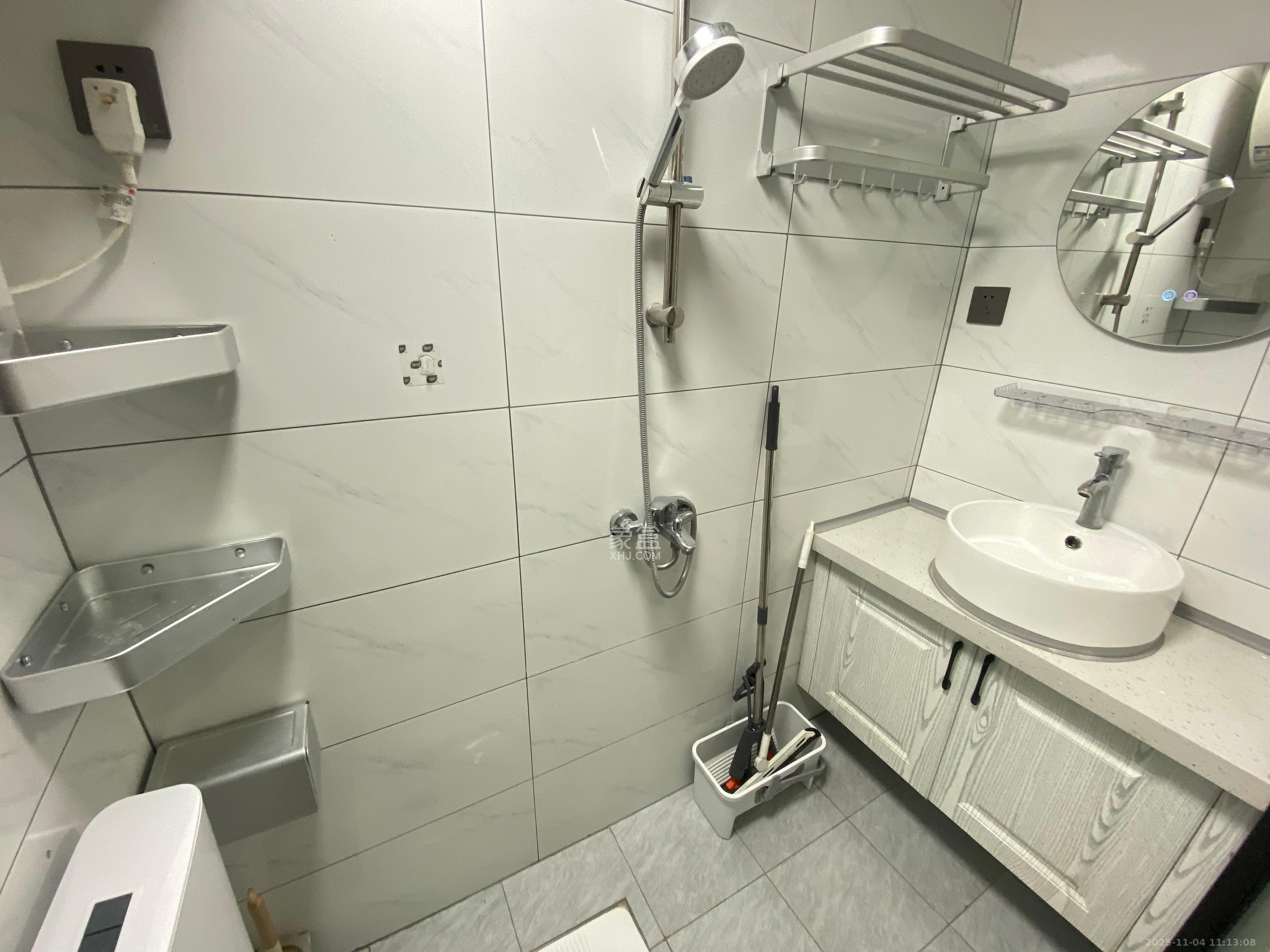 保利海德公园  1室1厅1卫    1700.0元/月室内图