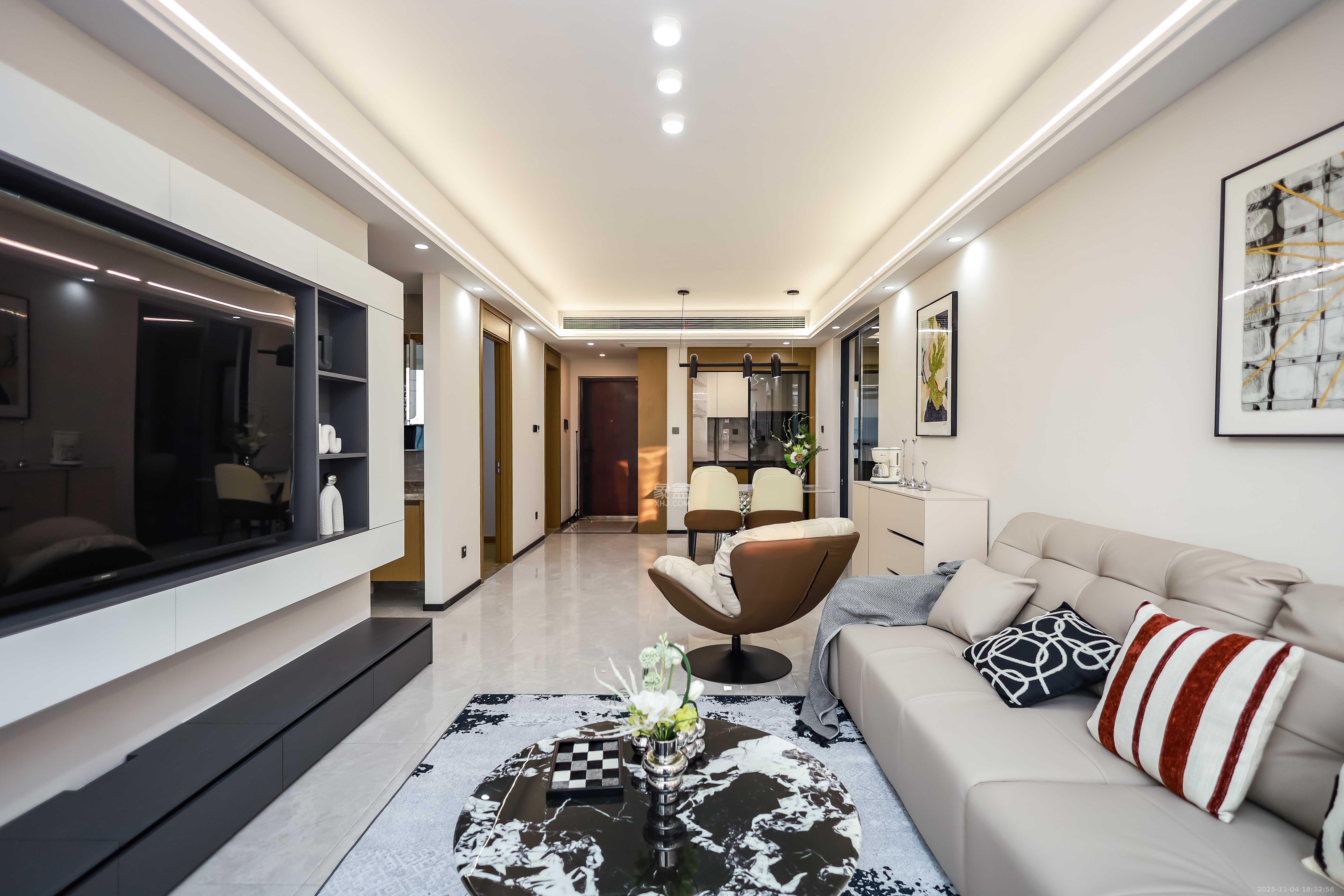 长房云西府一期 3室2厅1卫 92.8万 长房云西府一期 3室2厅1卫 92.8万客厅