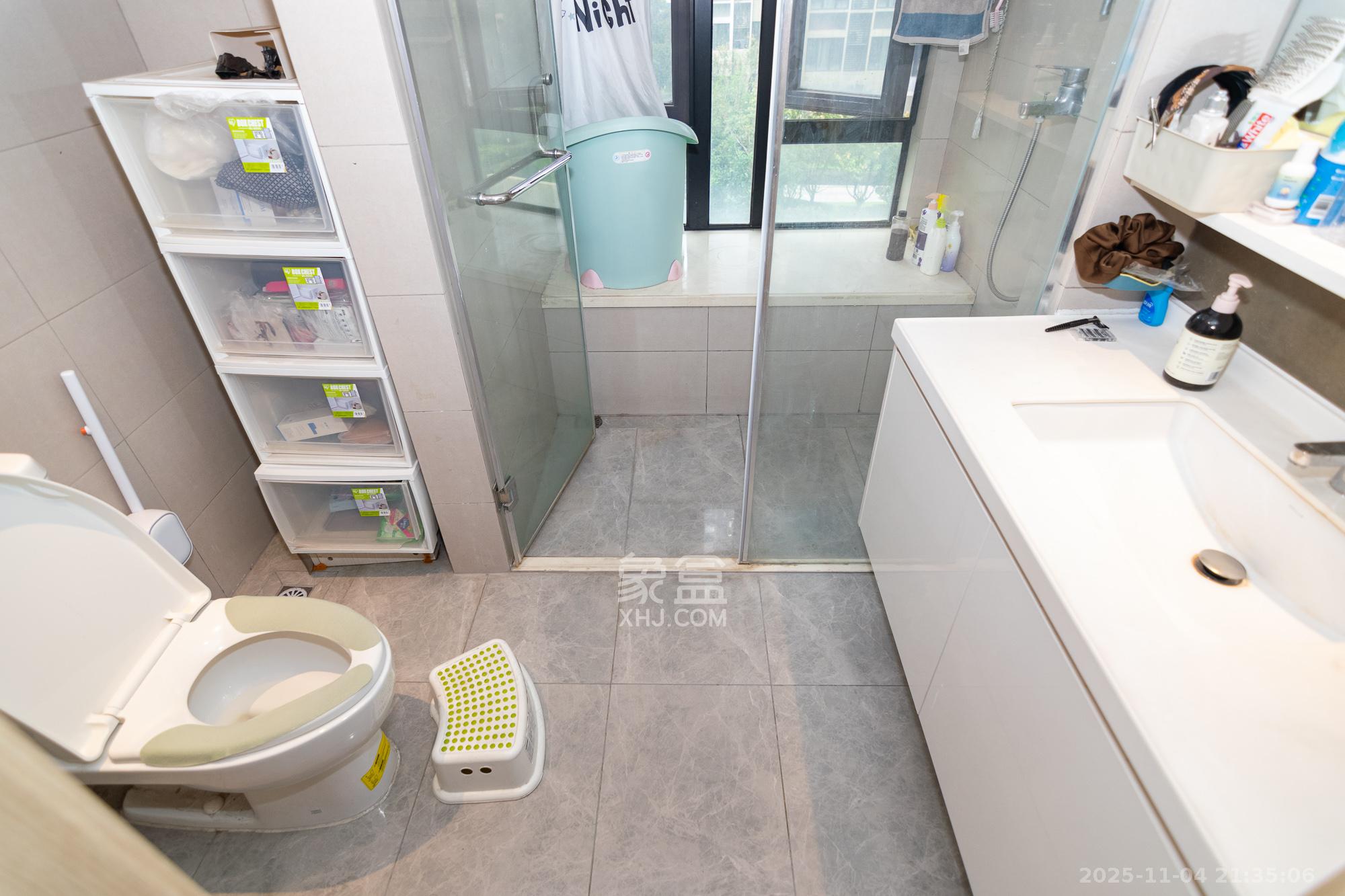 时代年华 4室2厅2卫 128.0万 时代年华 4室2厅2卫 128.0万卫生间