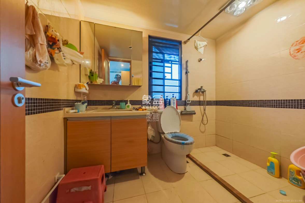 旭辉国际广场(永升商业广场) 4室2厅2卫 165.0万 旭辉国际广场(永升商业广场) 4室2厅2卫 165.0万其他