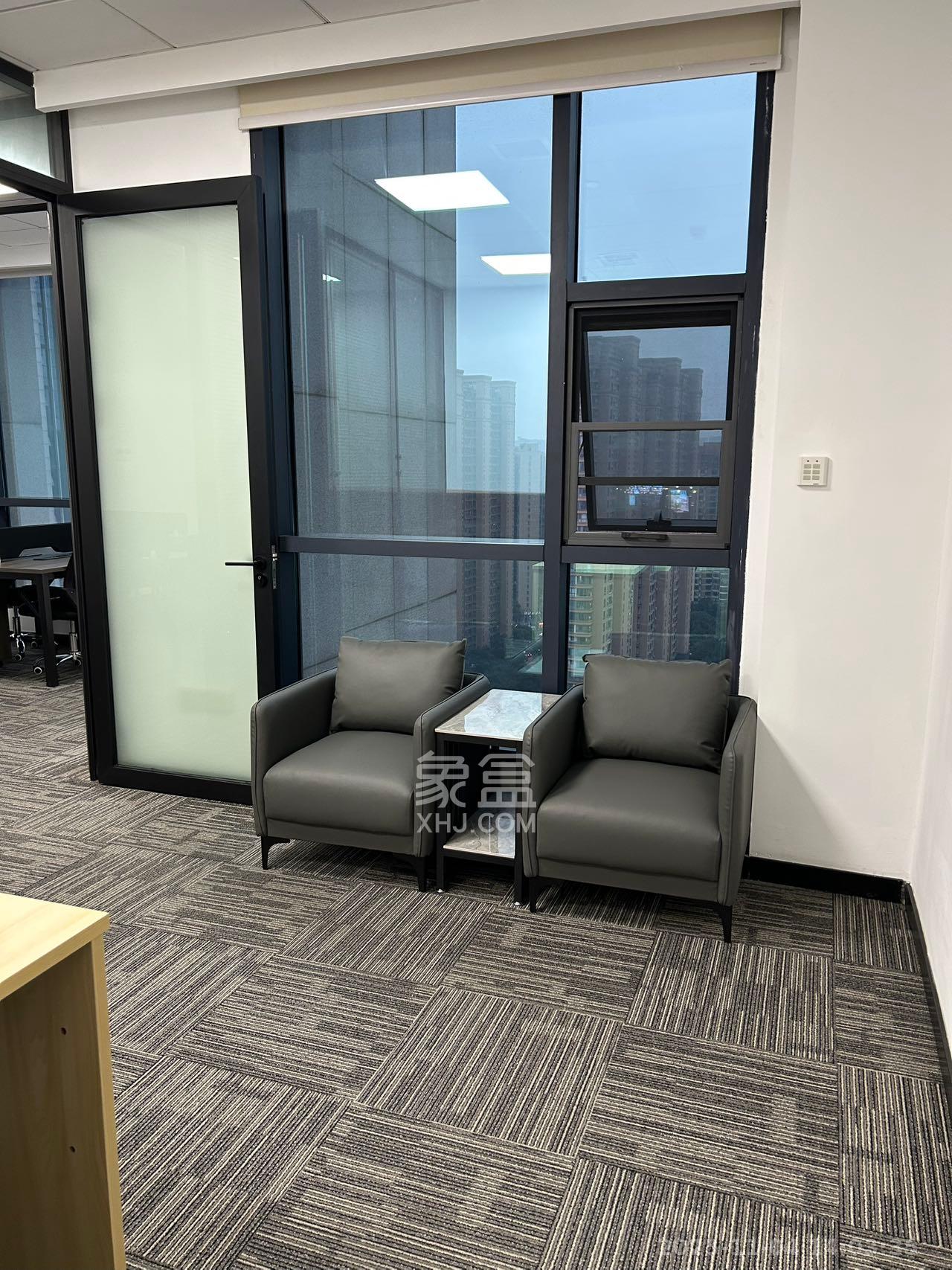 华坤时代   81.0㎡      4400.0元/月室内图