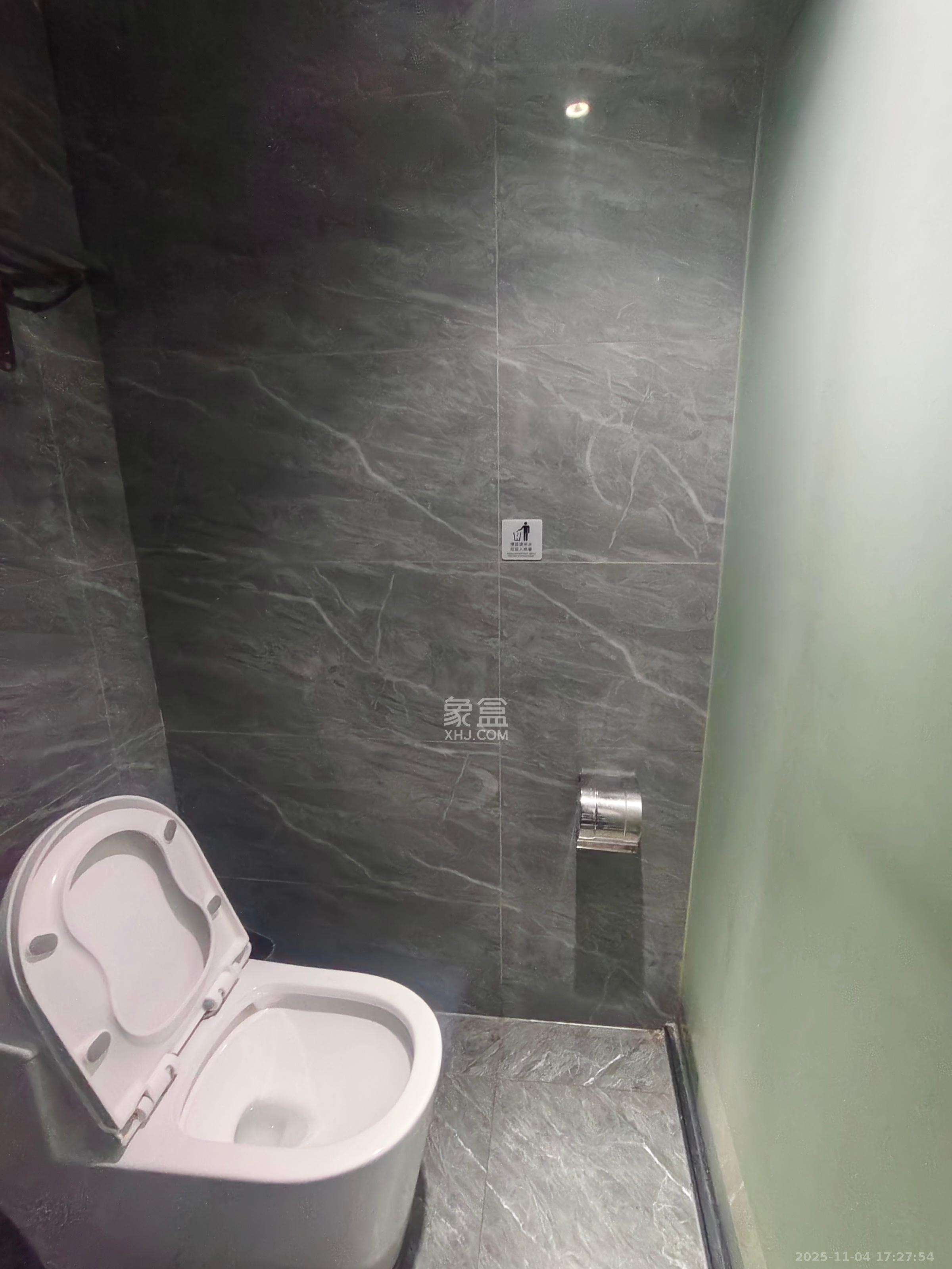 保利香槟国际  1室1厅1卫    1200.0元/月室内图