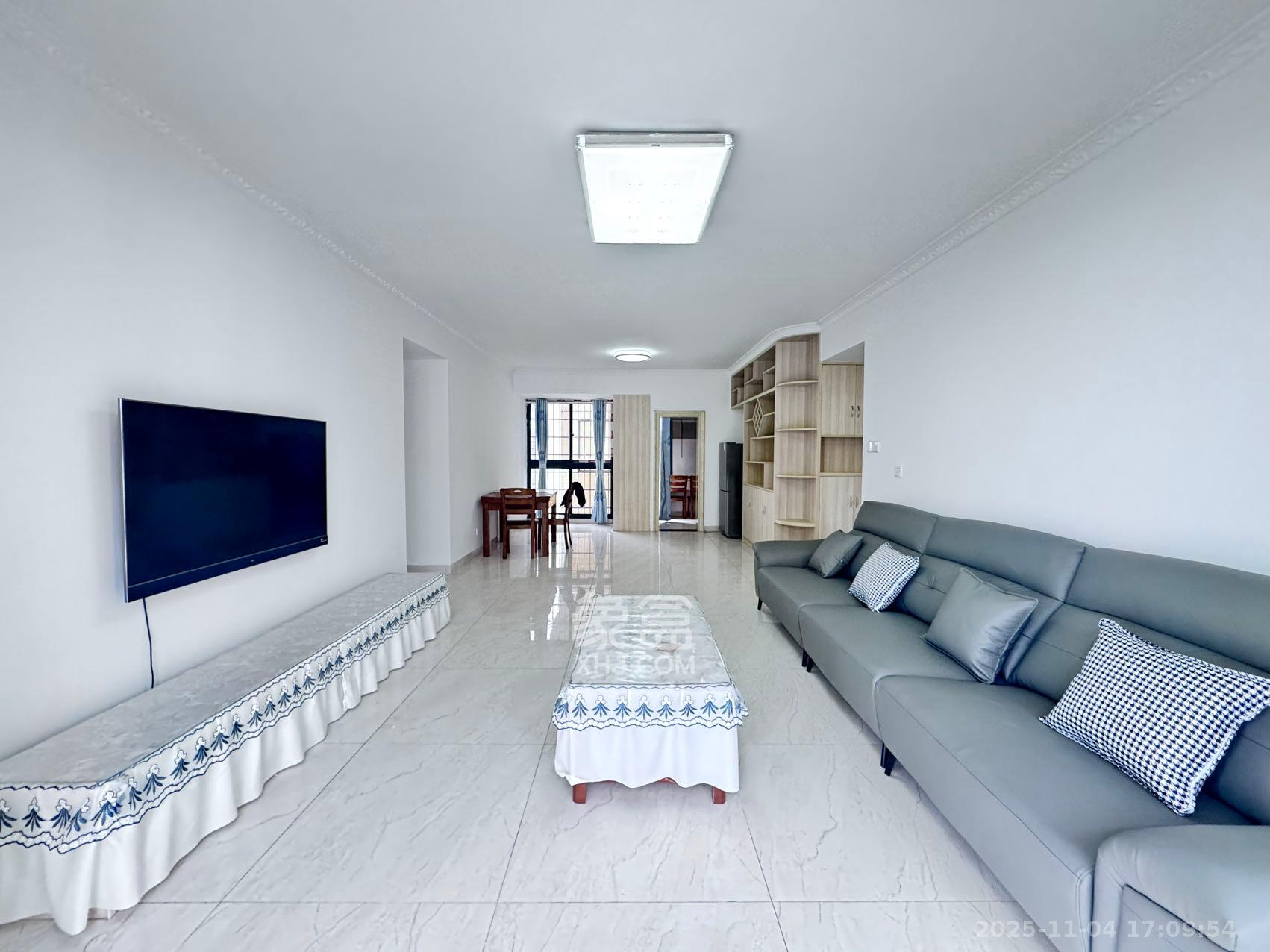 桥头家苑一期  3室2厅2卫    2000.0元/月室内图