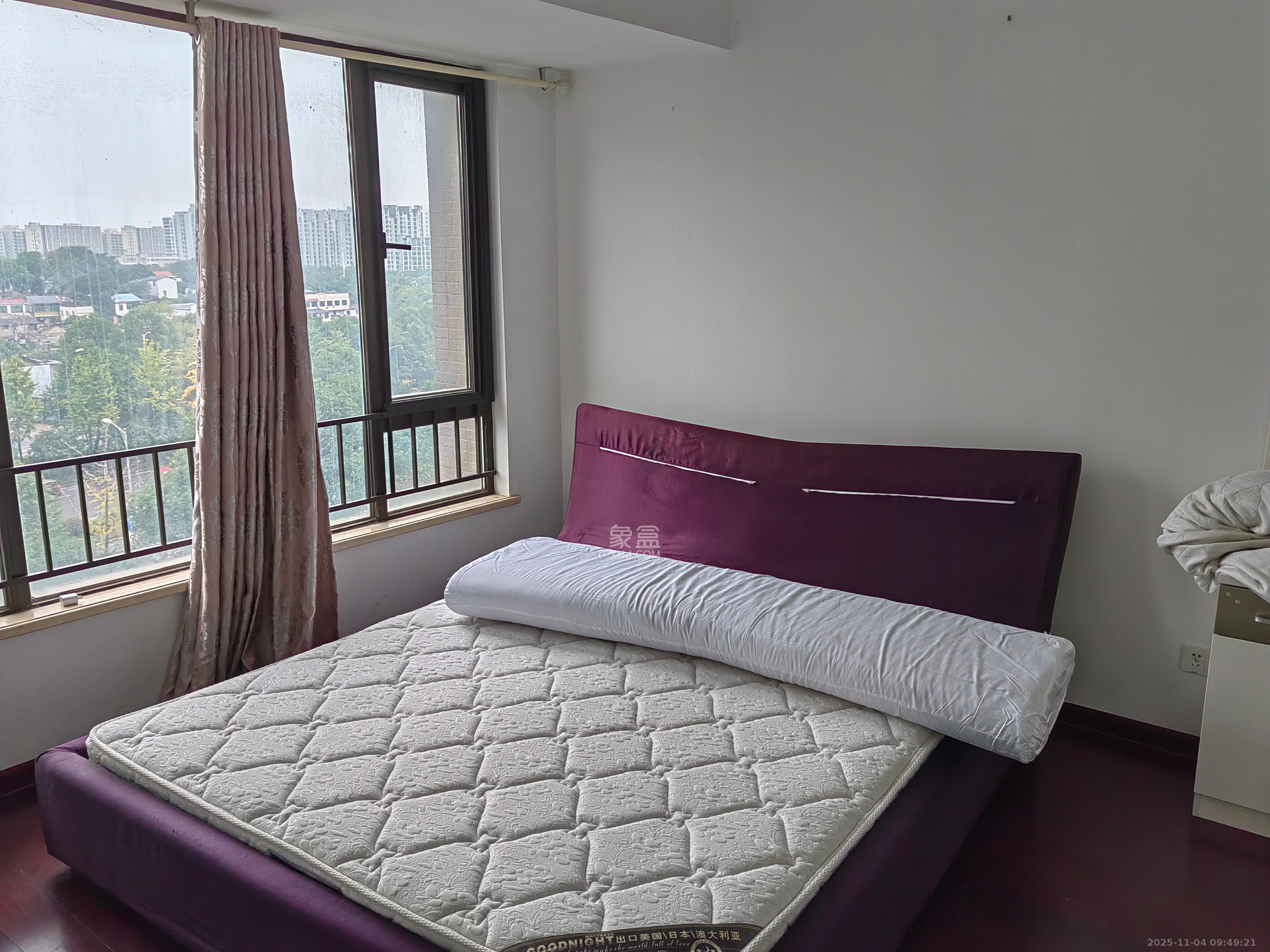 中海国际一期 3室2厅2卫 2100.0元/月 中海国际一期 3室2厅2卫 2100.0元/月室内图