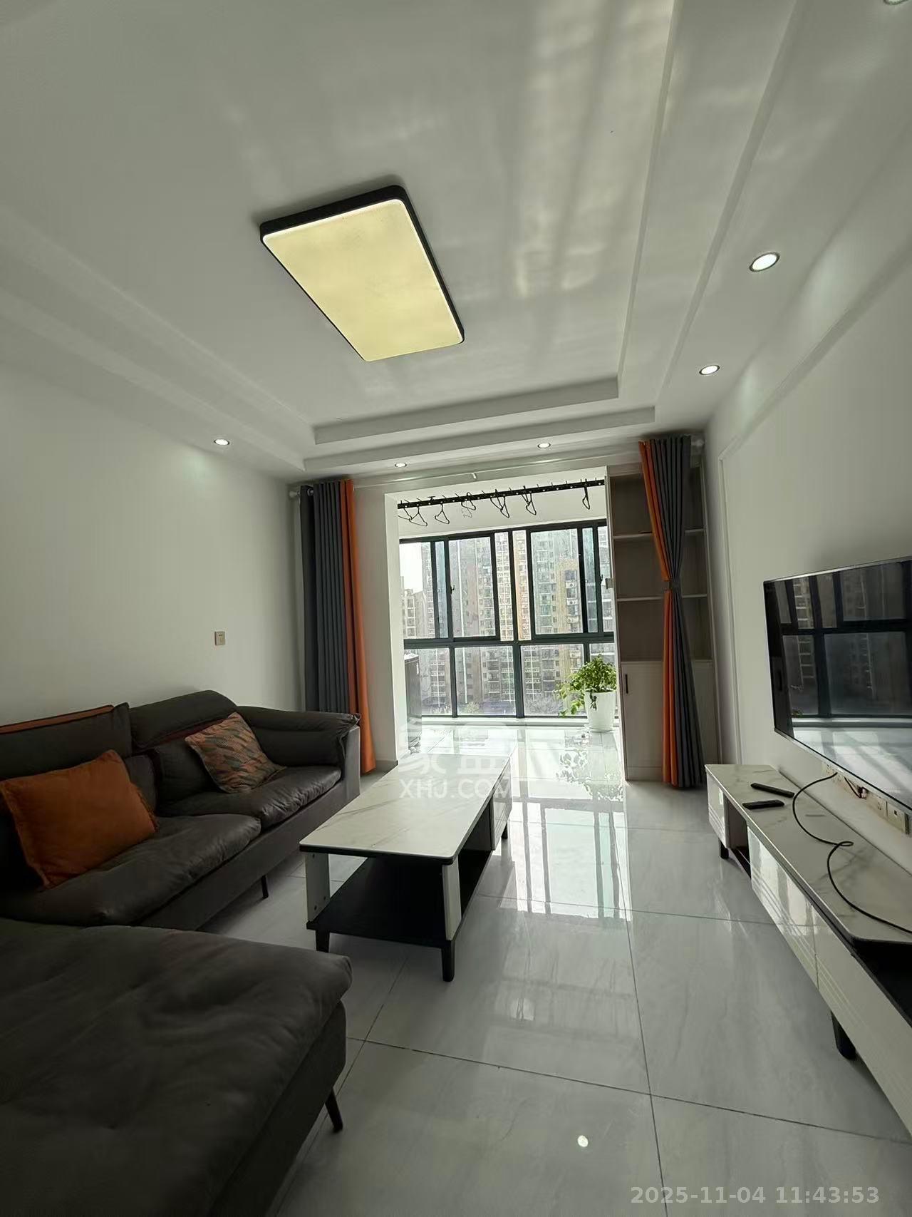 海拔东方  2室1厅1卫    1900.0元/月室内图