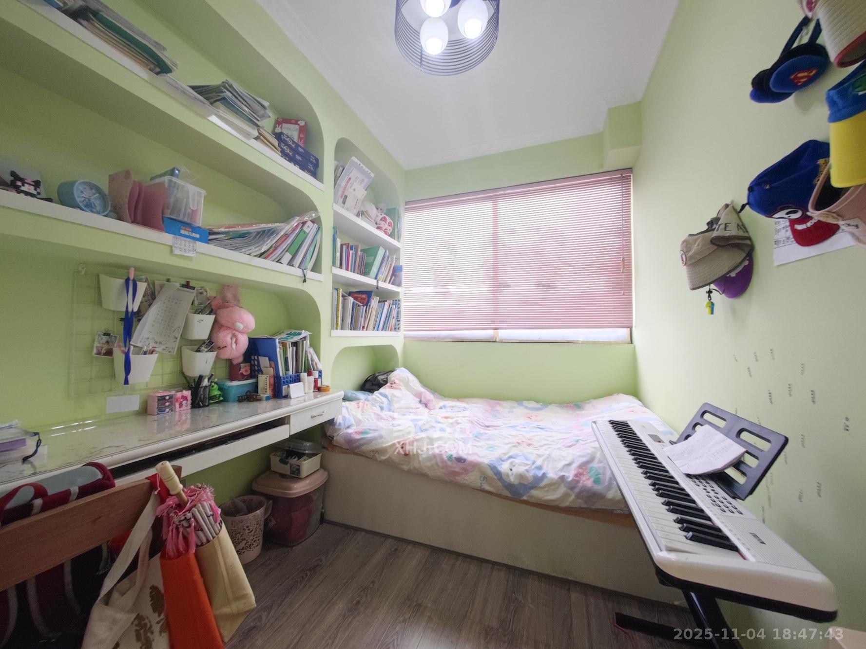 华银天际  3室2厅2卫    70.0万卧室