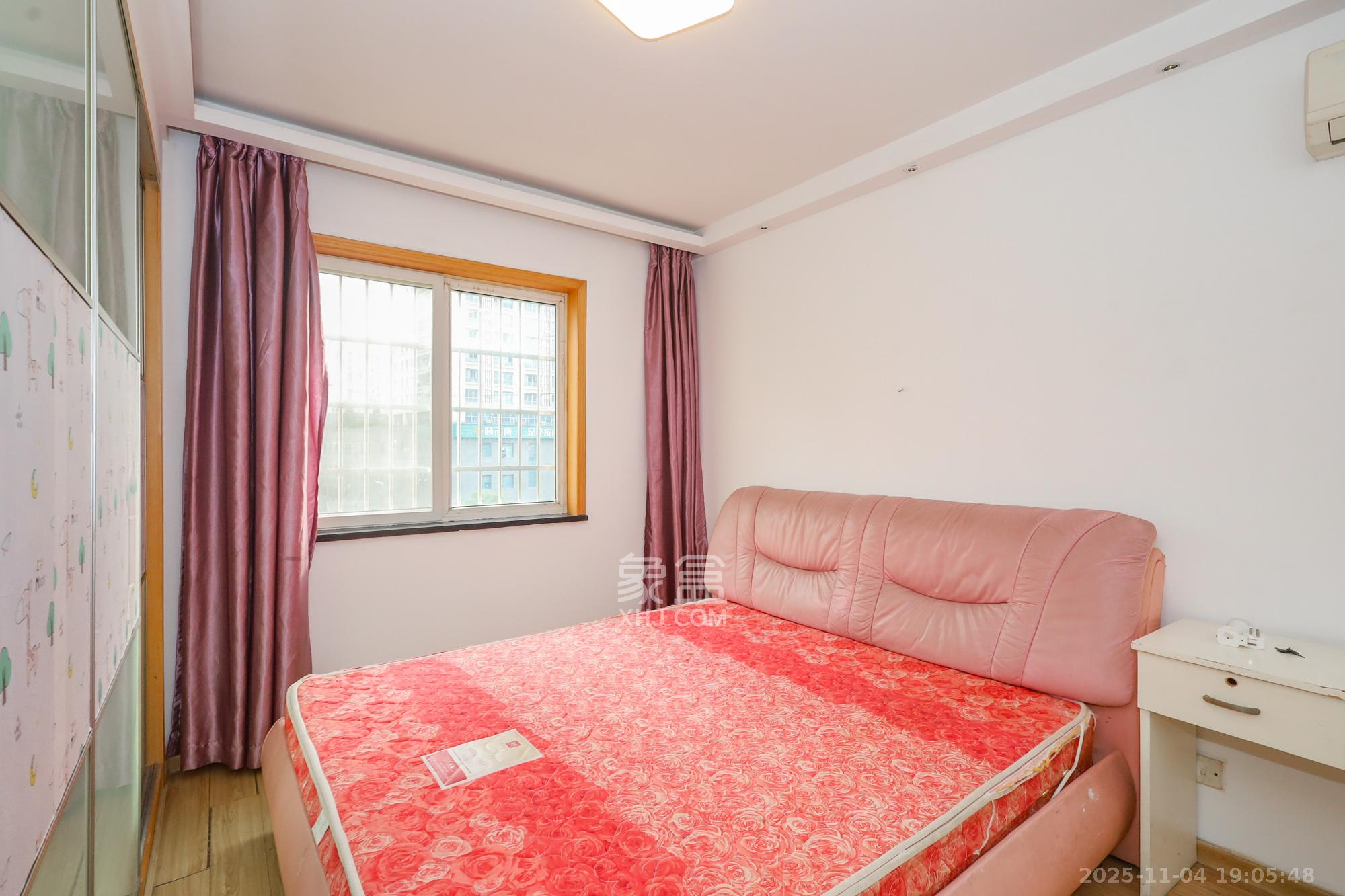 枫林美景 3室2厅1卫 80.0万 枫林美景 3室2厅1卫 80.0万卧室