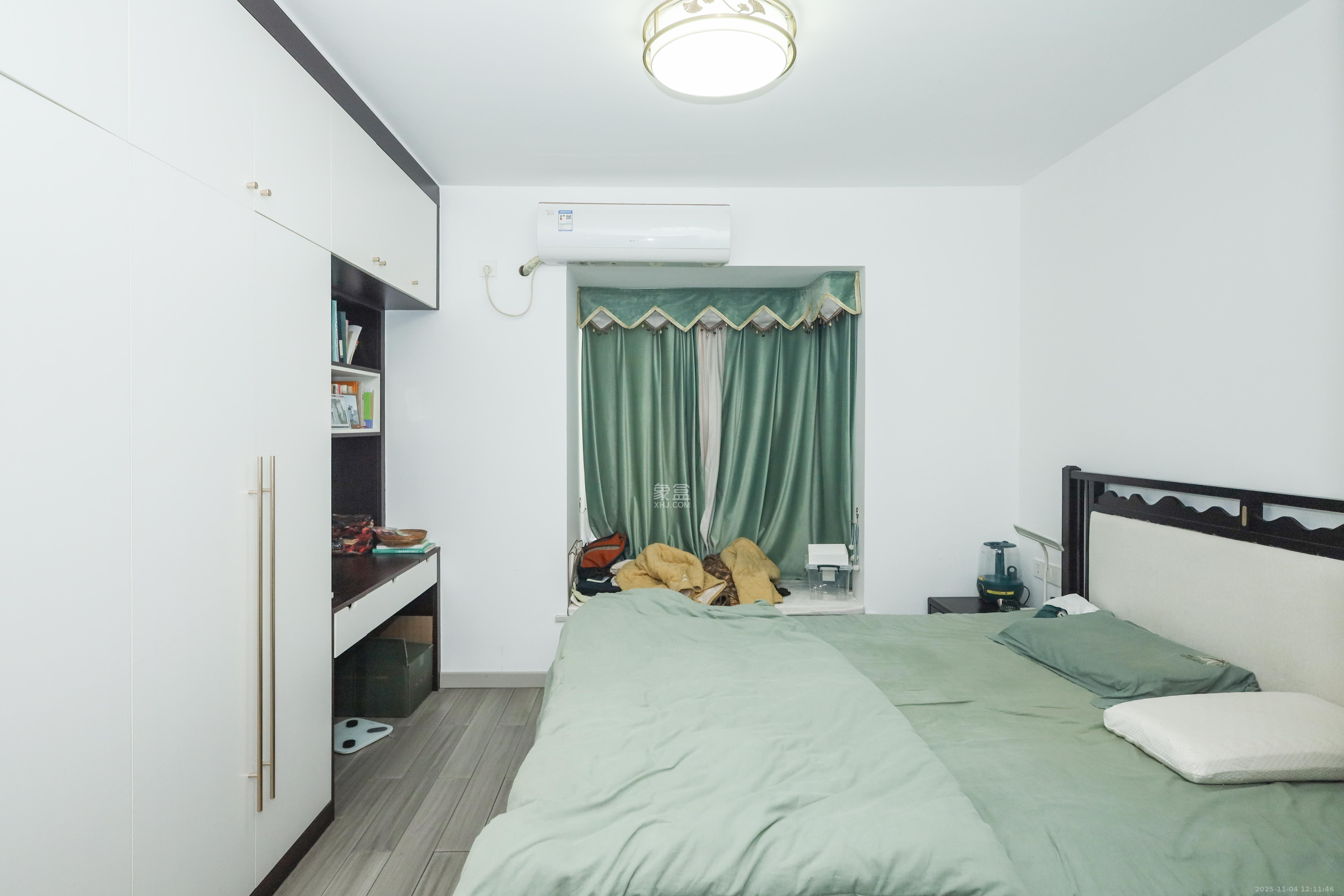 中国铁建梅溪青秀三期  4室2厅2卫    225.0万卧室