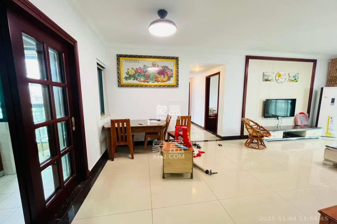 恒大御景湾 3室2厅1卫 3200.0元/月 恒大御景湾 3室2厅1卫 3200.0元/月室内图