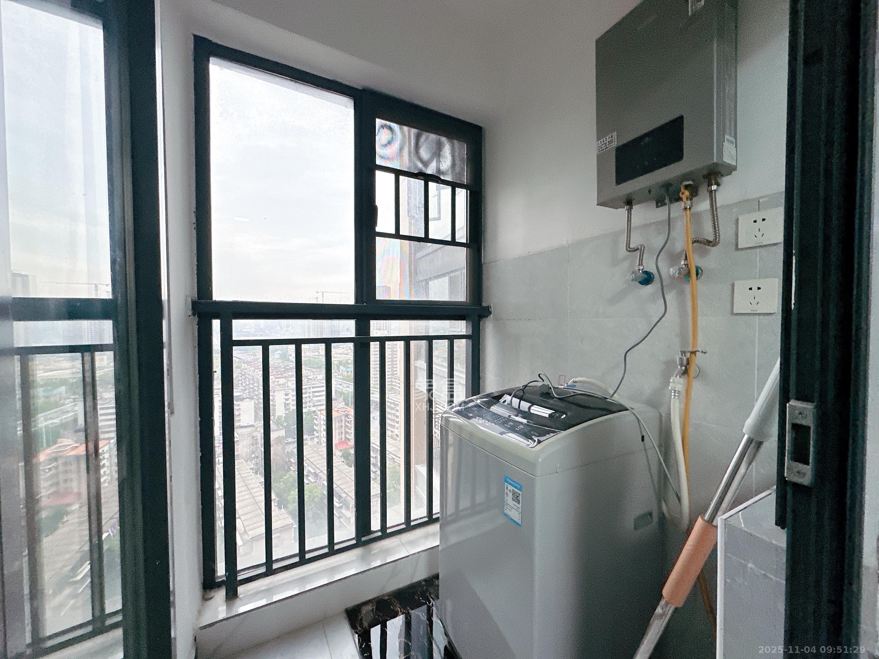 天健城 3室1厅1卫 3600.0元/月 天健城 3室1厅1卫 3600.0元/月室内图