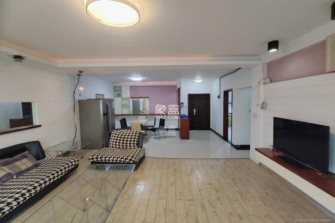 王府井公寓(福源公寓) 3室2厅2卫 4500.0元/月 王府井公寓(福源公寓) 3室2厅2卫 4500.0元/月室内图