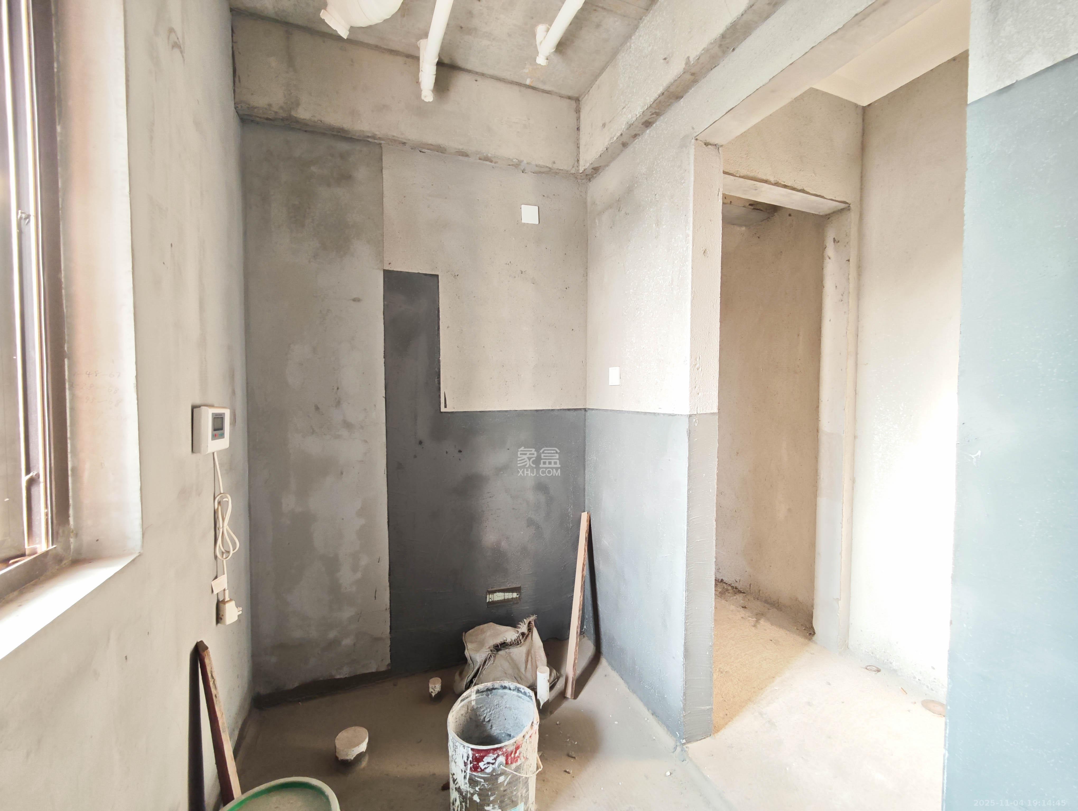 保利城（中航城国际社区、郡原美村）  4室2厅2卫    148.0万卫生间