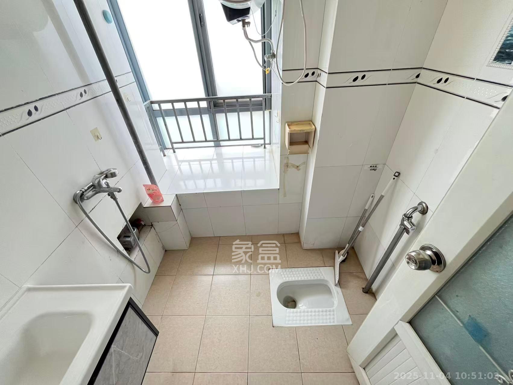 银港水晶城 2室2厅1卫 1900.0元/月 银港水晶城 2室2厅1卫 1900.0元/月室内图