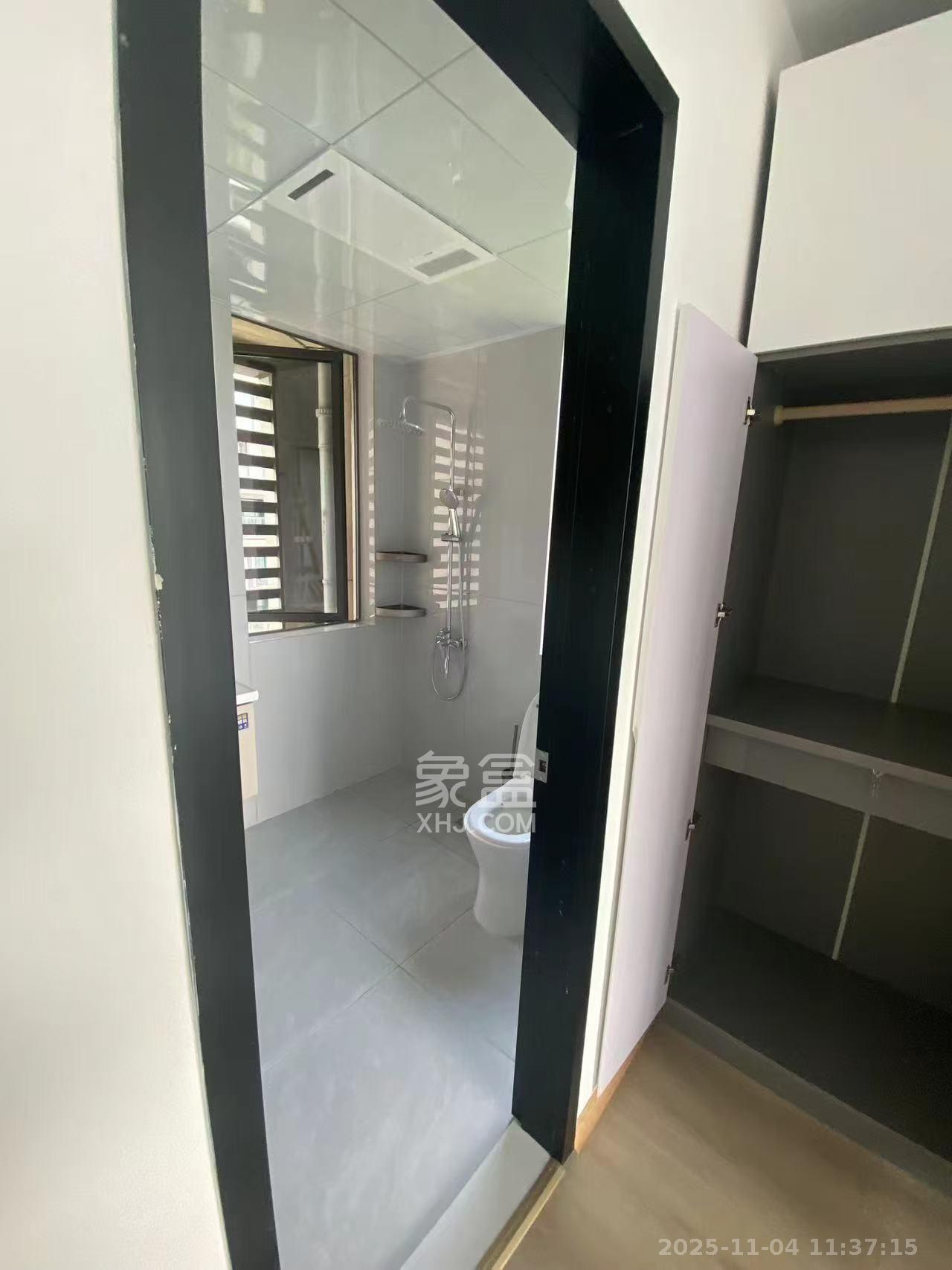 中交中央公园D5区 4室2厅1卫 4200.0元/月 中交中央公园D5区 4室2厅1卫 4200.0元/月室内图