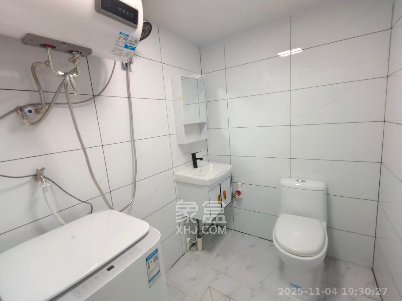 宇成开福广场  1室1厅1卫    1800.0元/月室内图