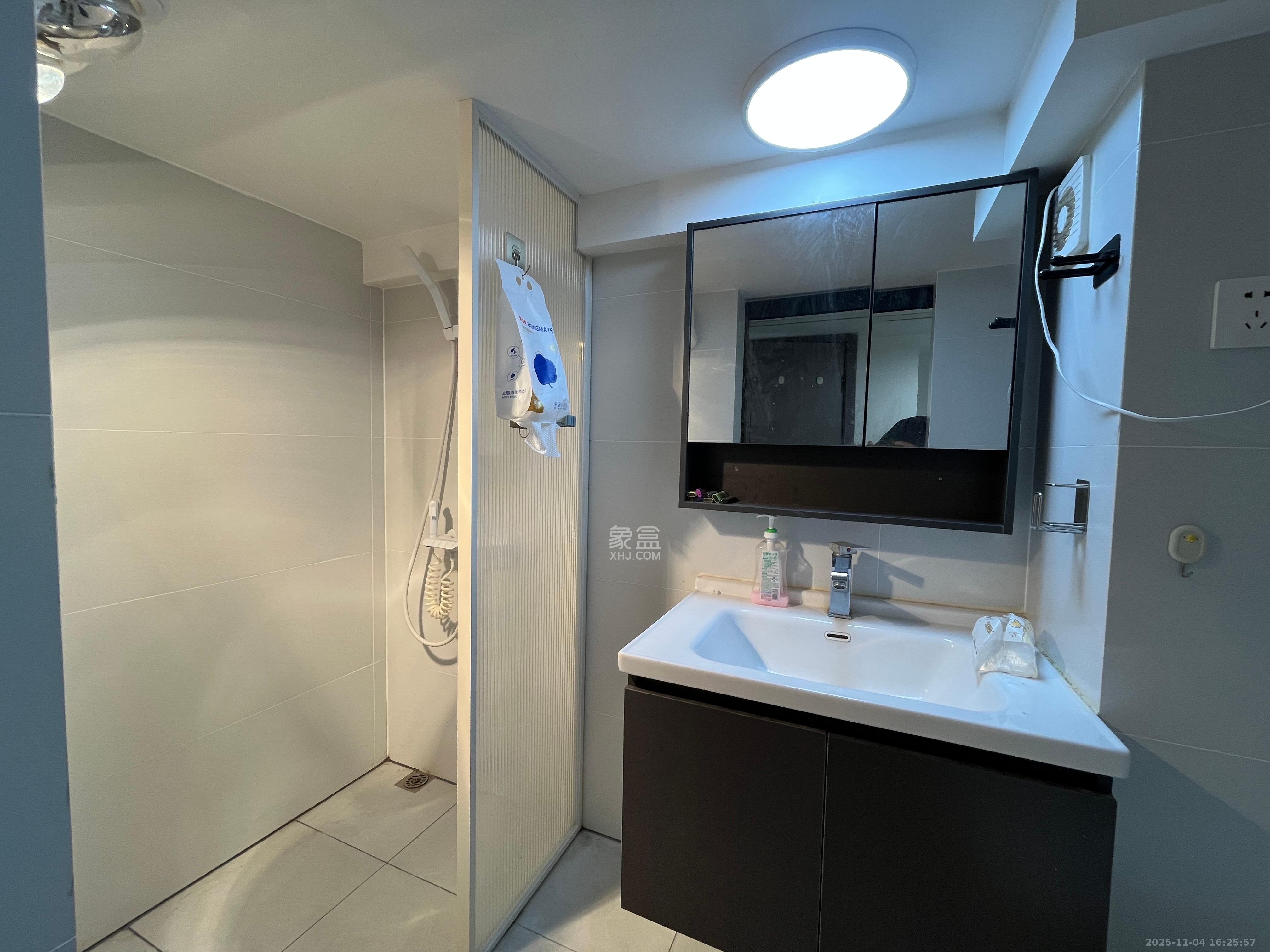 时代MOMA云PARK 1室1厅1卫 1500.0元/月 时代MOMA云PARK 1室1厅1卫 1500.0元/月室内图