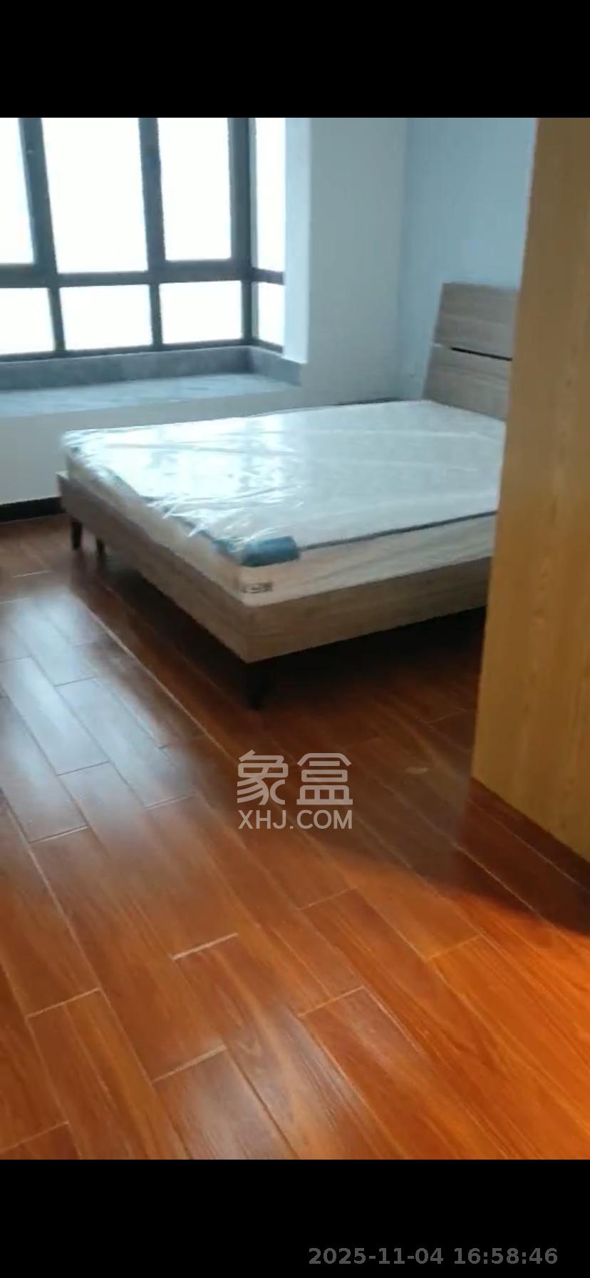 山语城三期  4室1厅1卫    2500.0元/月室内图