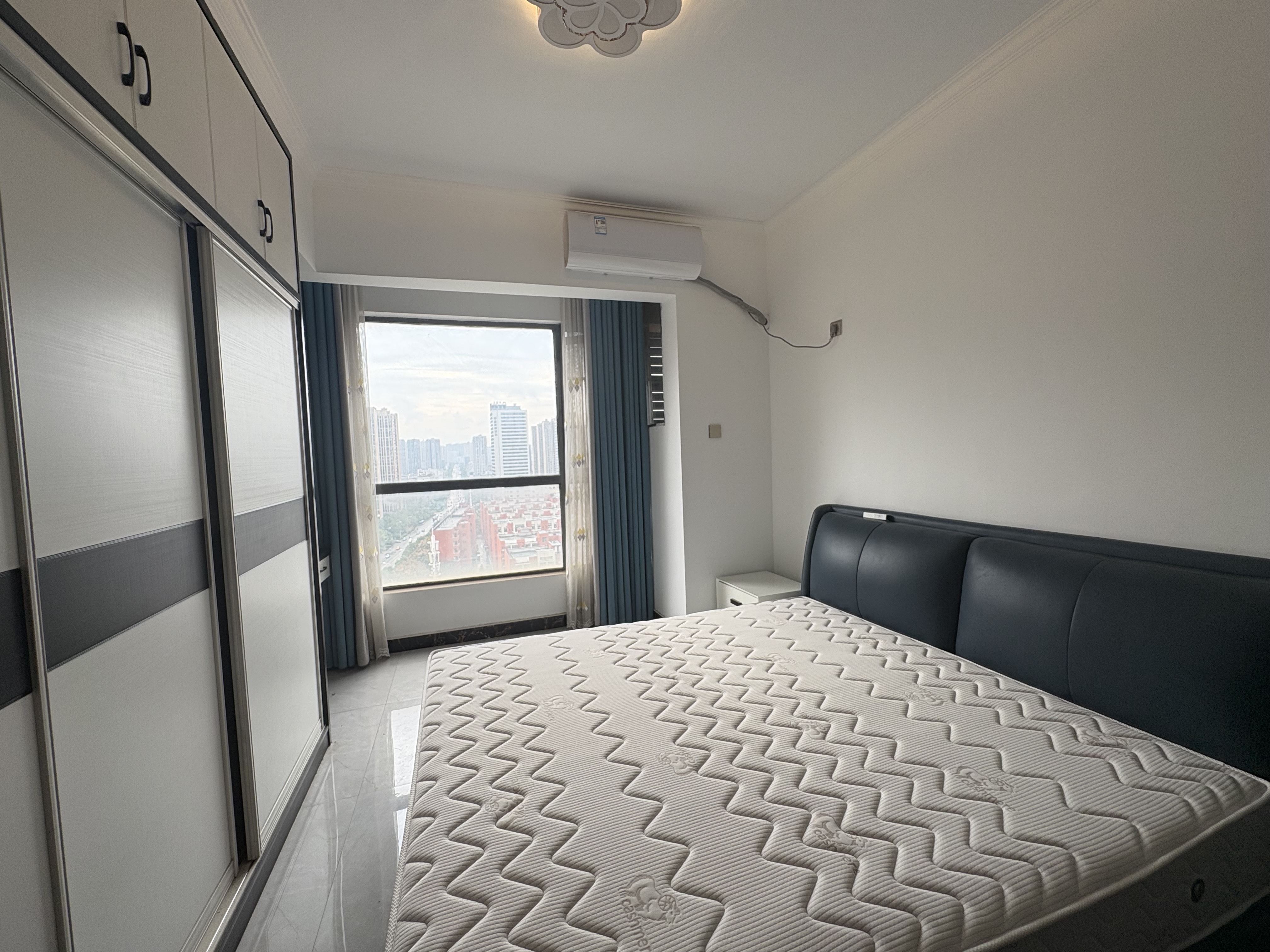 鸿浩达吉星广场(秀石街)  1室1厅1卫    800.0元/月室内图