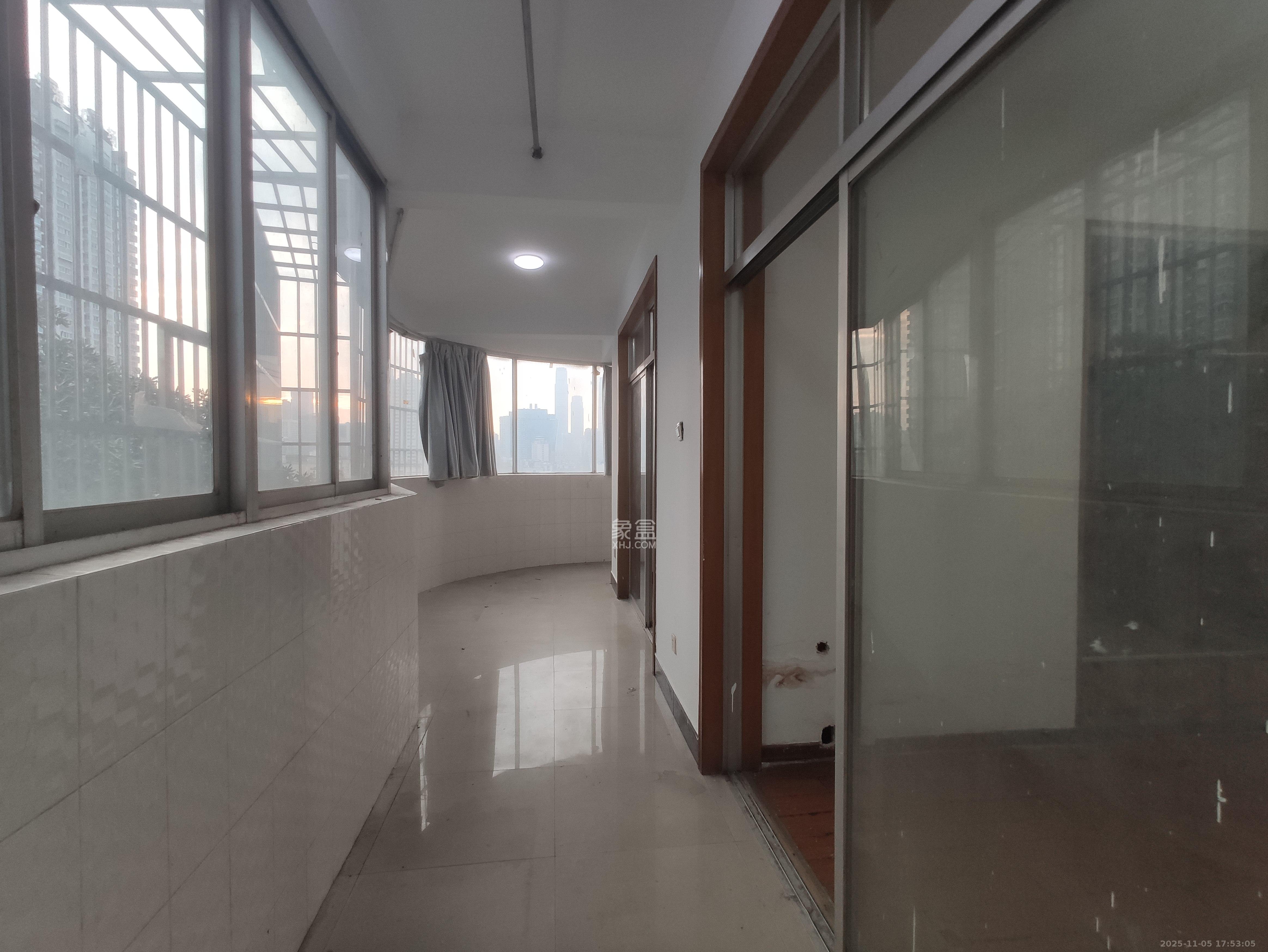 华瑞电子商厦（湖南科佳摄影城）  1室1厅1卫    3200.0元/月室内图