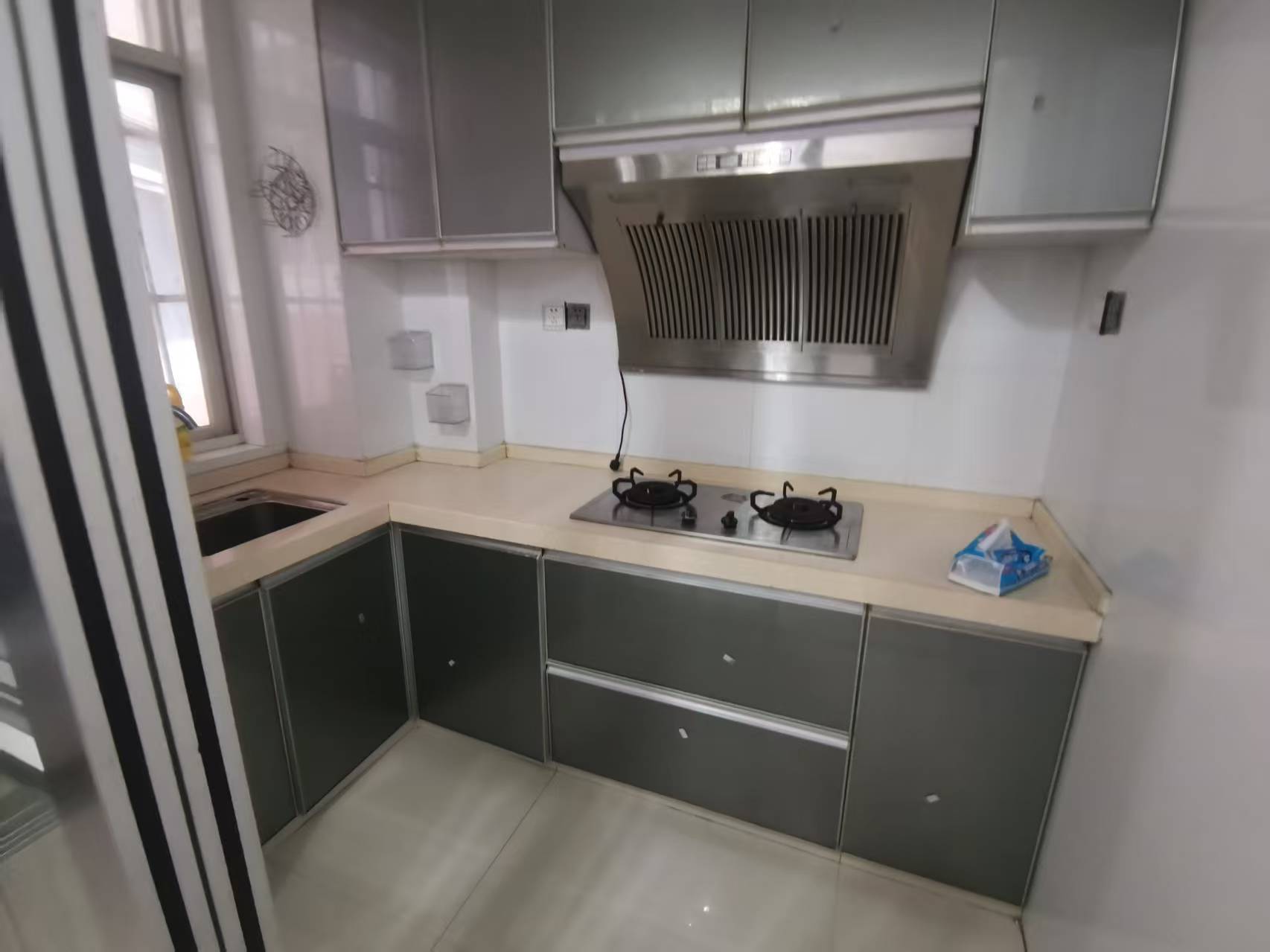 帝和华庭 2室2厅1卫 2600.0元/月 帝和华庭 2室2厅1卫 2600.0元/月室内图