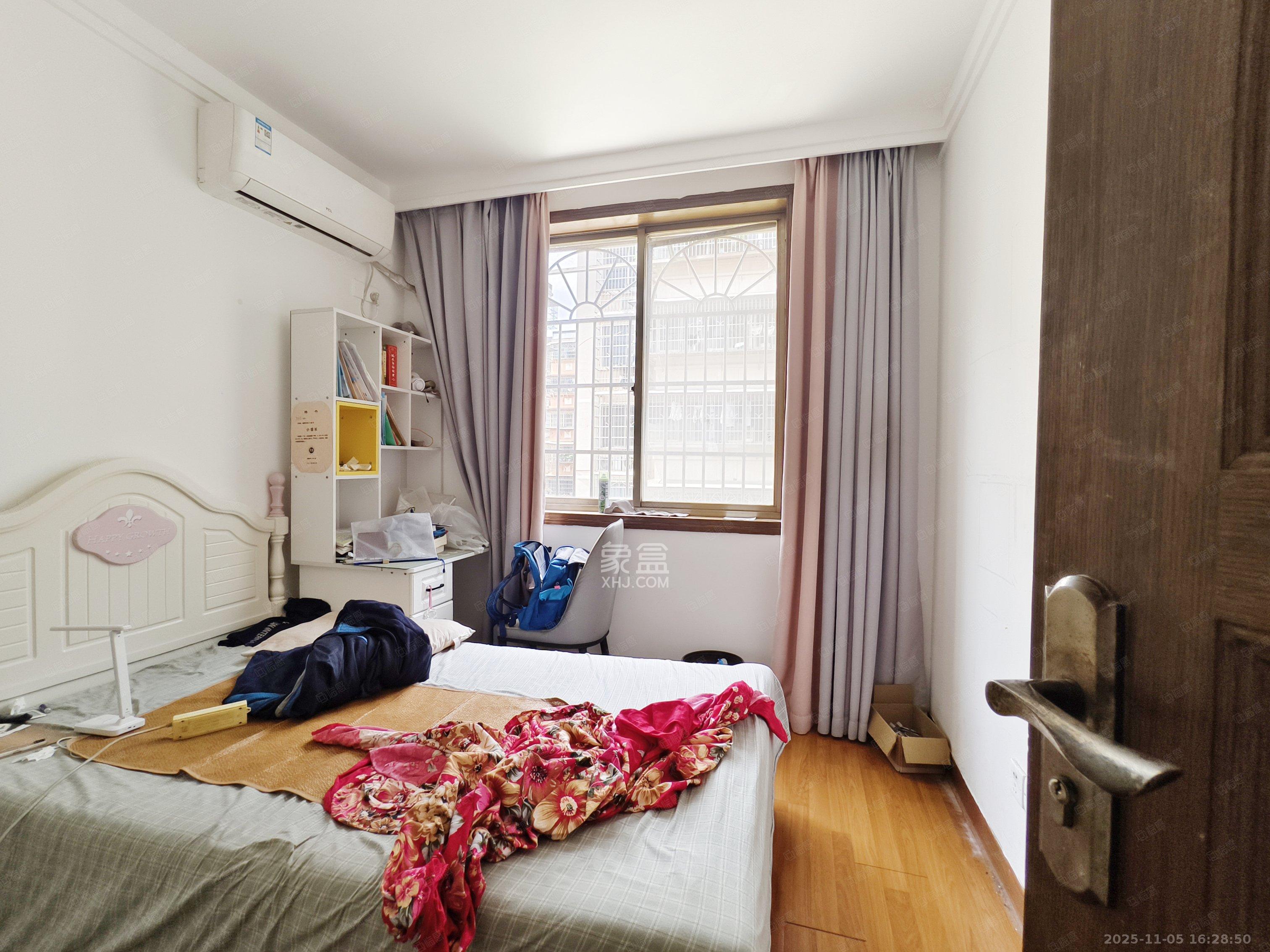 桔洲新苑（观沙岭）  3室2厅2卫    2200.0元/月室内图