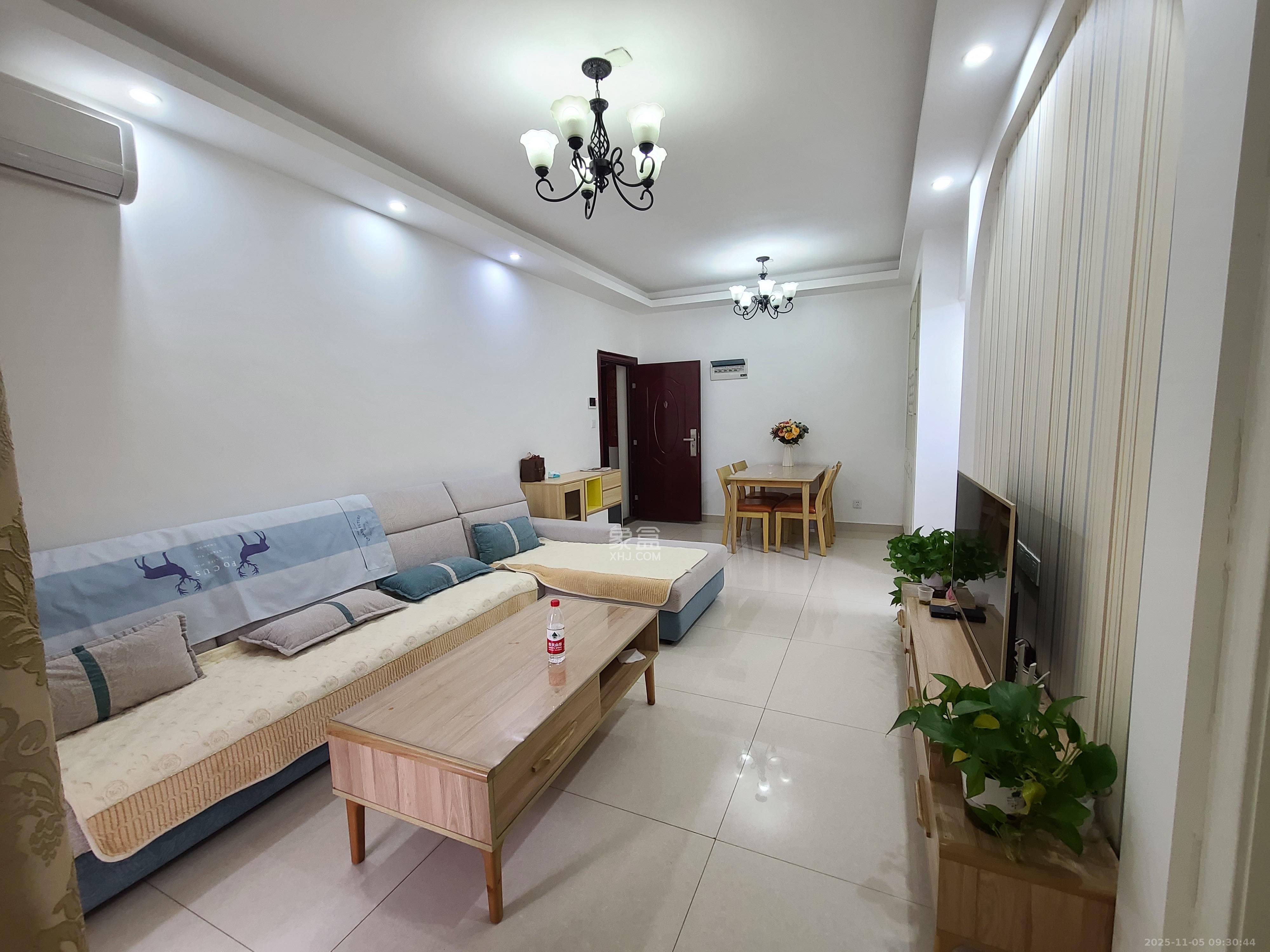 麓谷星辰  2室2厅1卫    2300.0元/月室内图