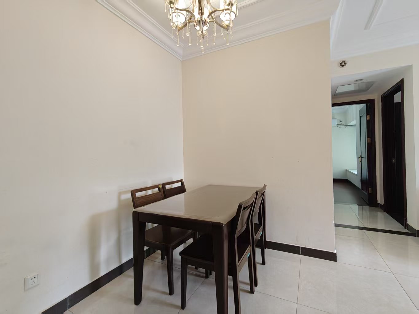 恒大绿洲 2室2厅1卫 1700.0元/月 恒大绿洲 2室2厅1卫 1700.0元/月室内图