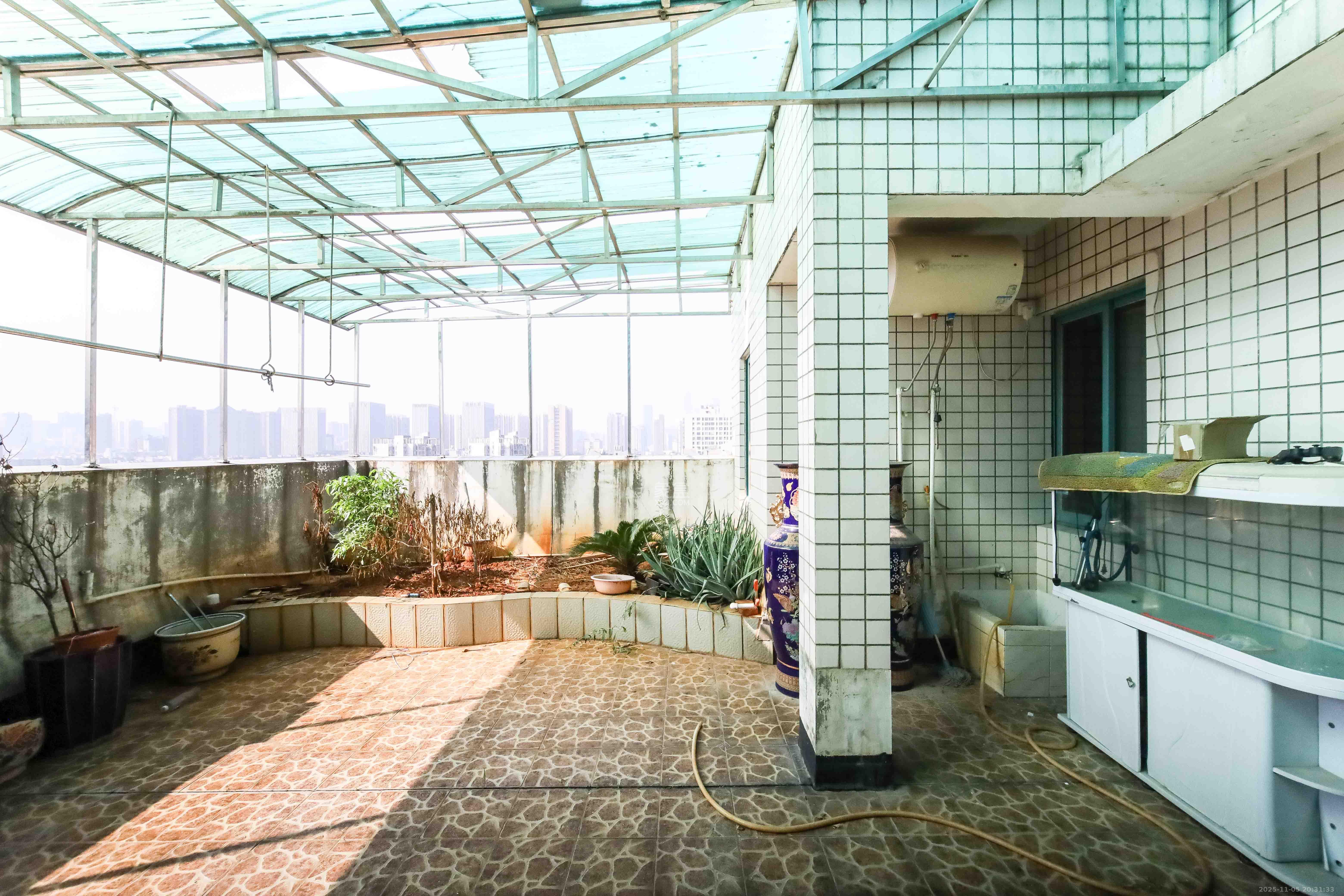 恒业雅苑  4室2厅2卫    152.0万其他