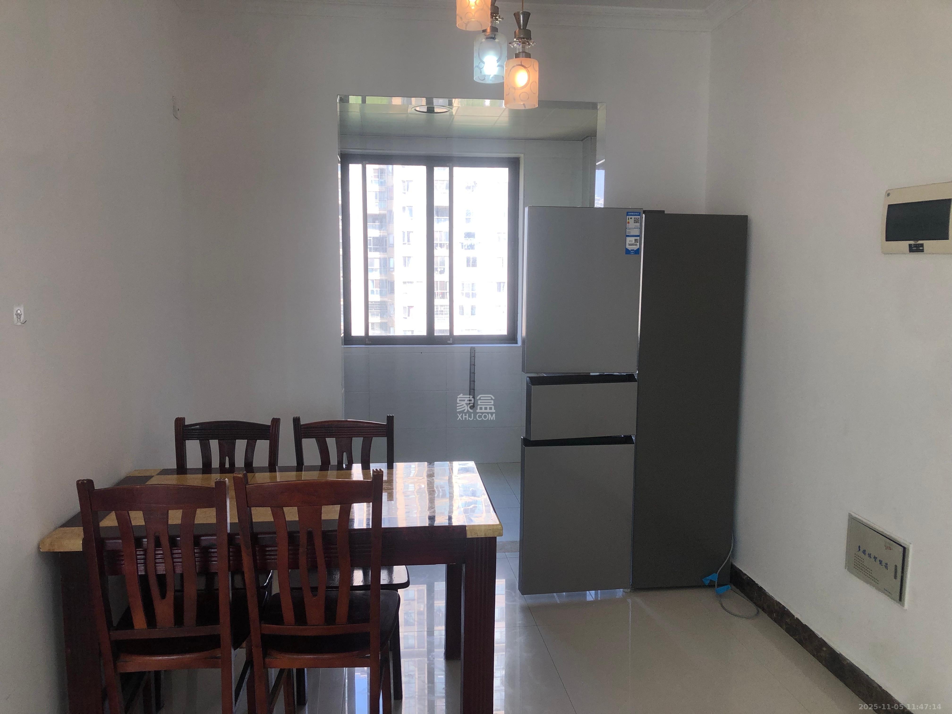 新华都万家城  3室2厅2卫    2000.0元/月室内图