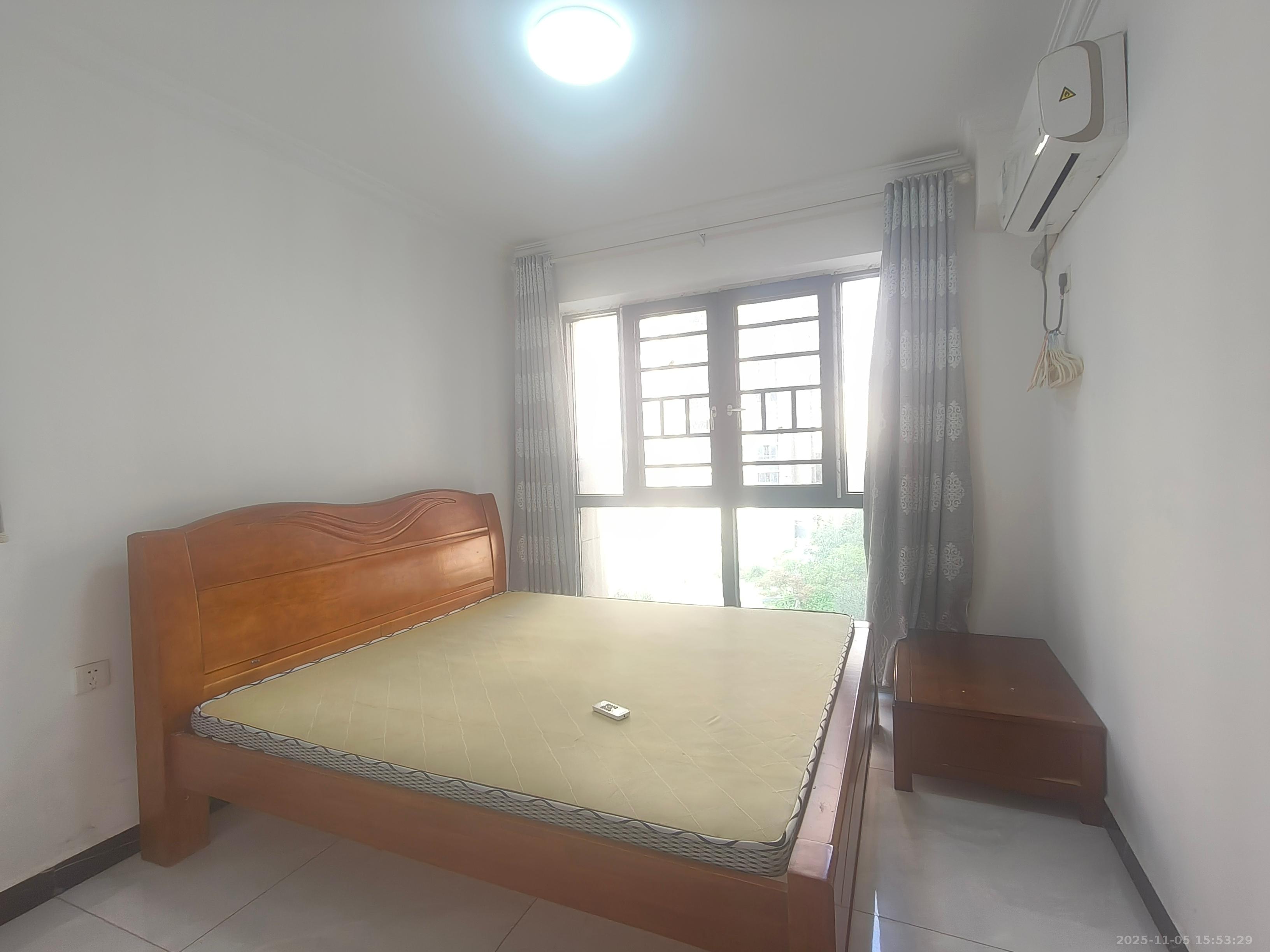 东方美地  4室2厅2卫    3200.0元/月室内图