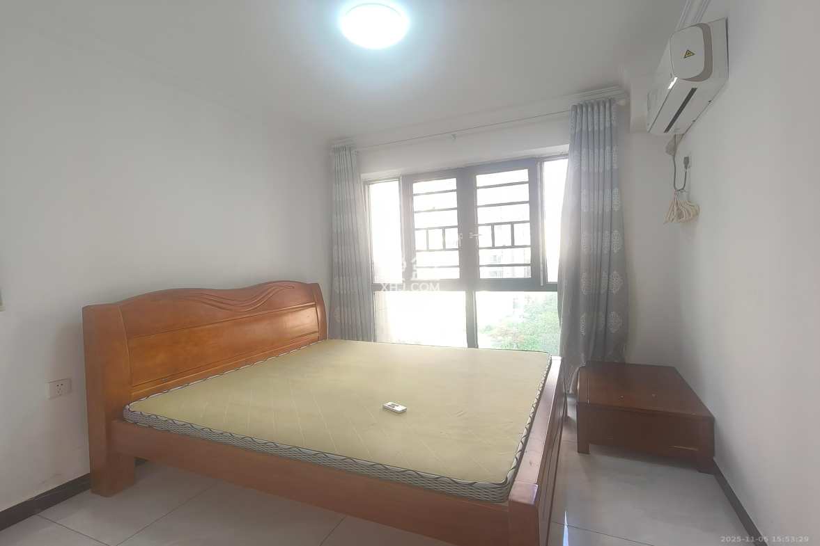 东方美地 4室2厅2卫 3200.0元/月 东方美地 4室2厅2卫 3200.0元/月室内图