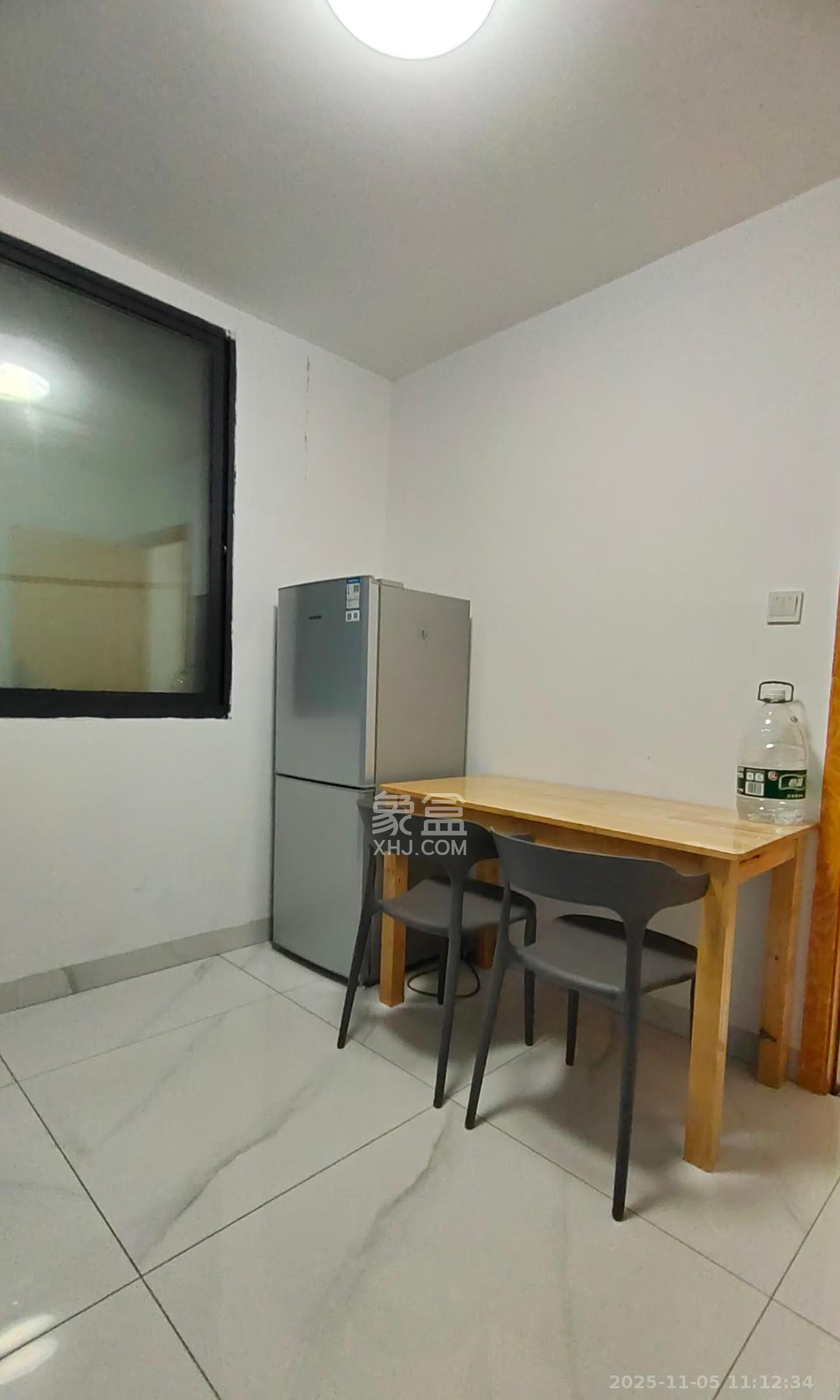 红泥山小区  1室1厅1卫    1200.0元/月