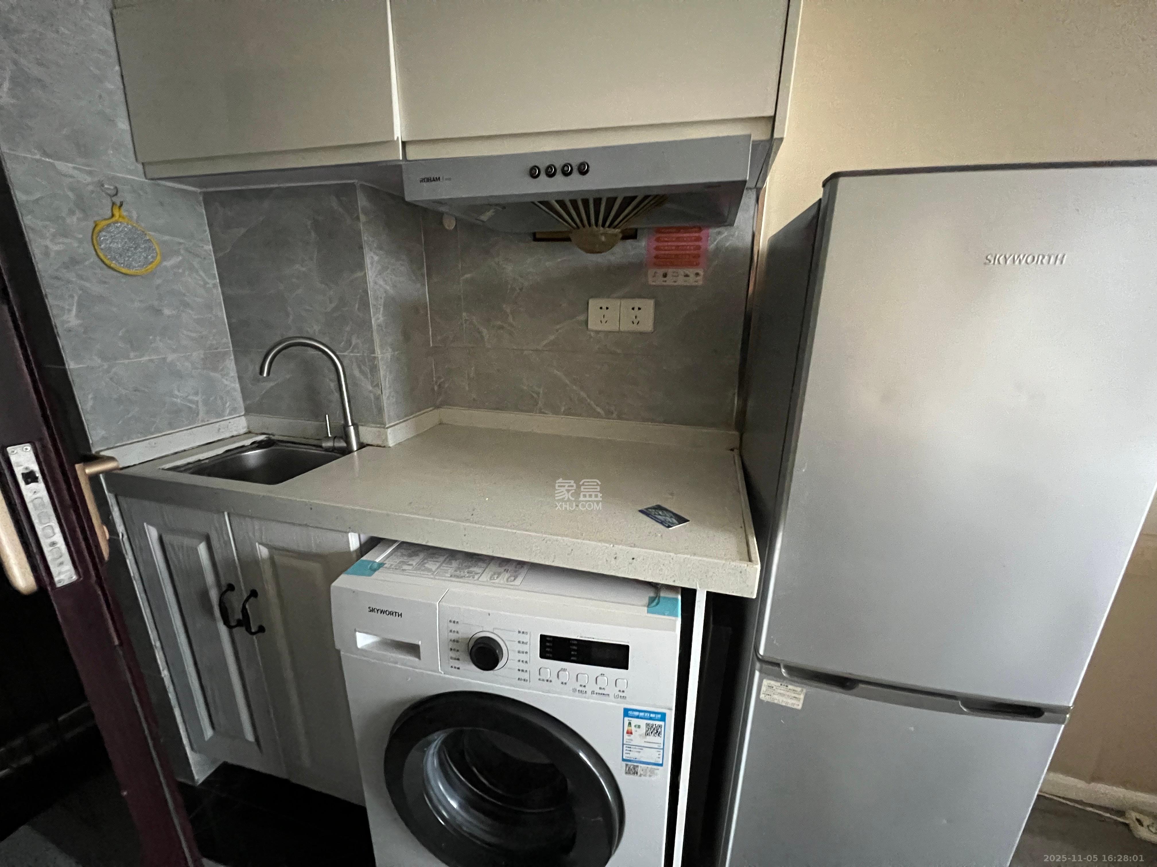 梅溪鑫苑名家  1室1厅1卫    1300.0元/月室内图