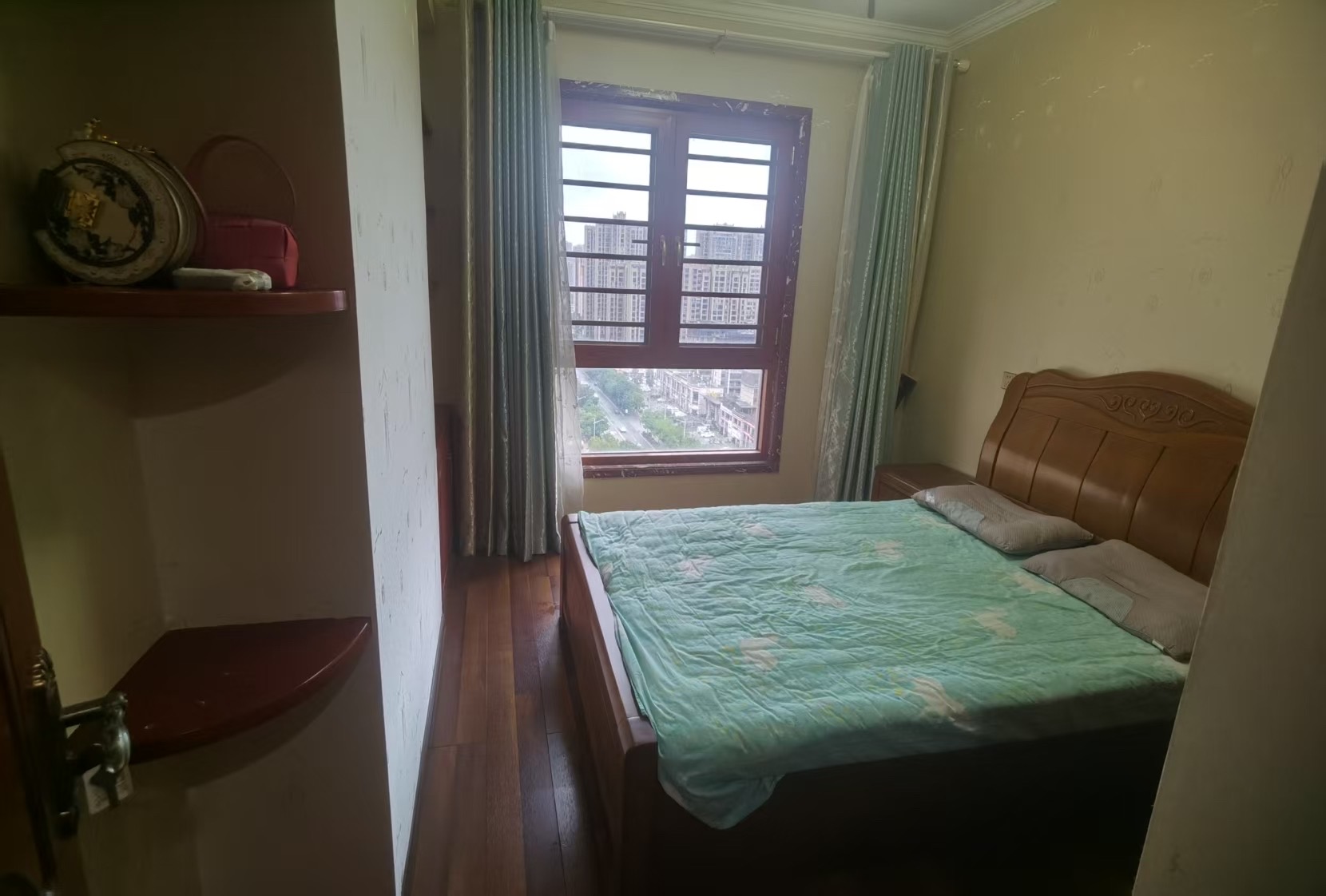 融冠亲城 1室0厅0卫 3200.0元/月 融冠亲城 1室0厅0卫 3200.0元/月室内图