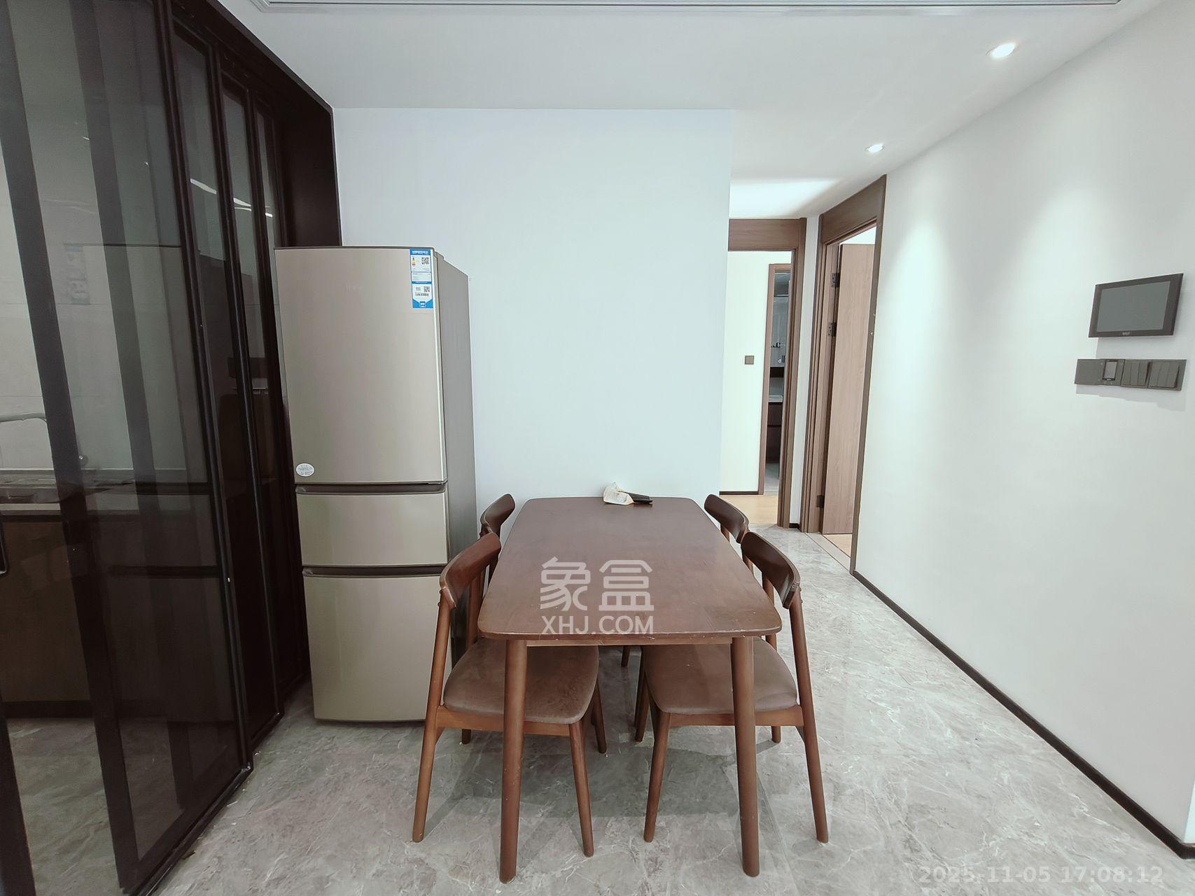 万科滨河道  3室2厅2卫    3000.0元/月室内图